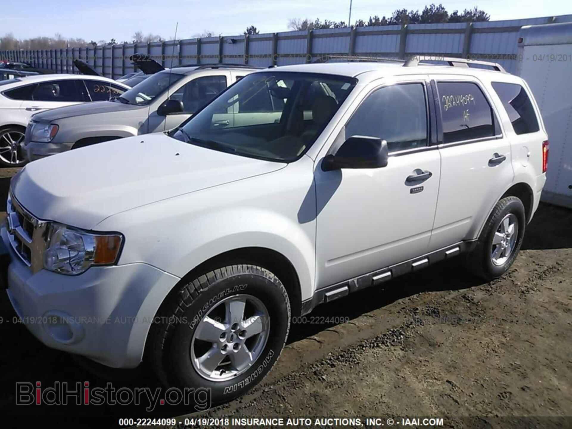 2012 Ford Escape - VIN: 1FMCU9D71CKC84188 - Photo 2