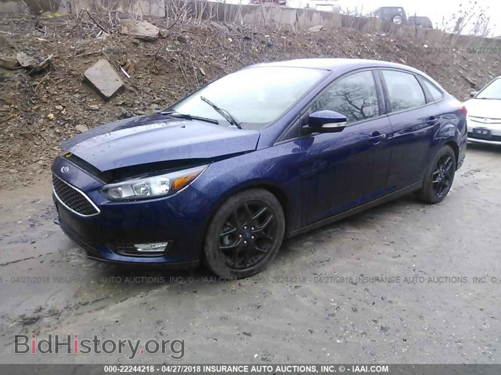 2016 Ford Focus - VIN: 1FADP3F23GL307619 - Photo 2