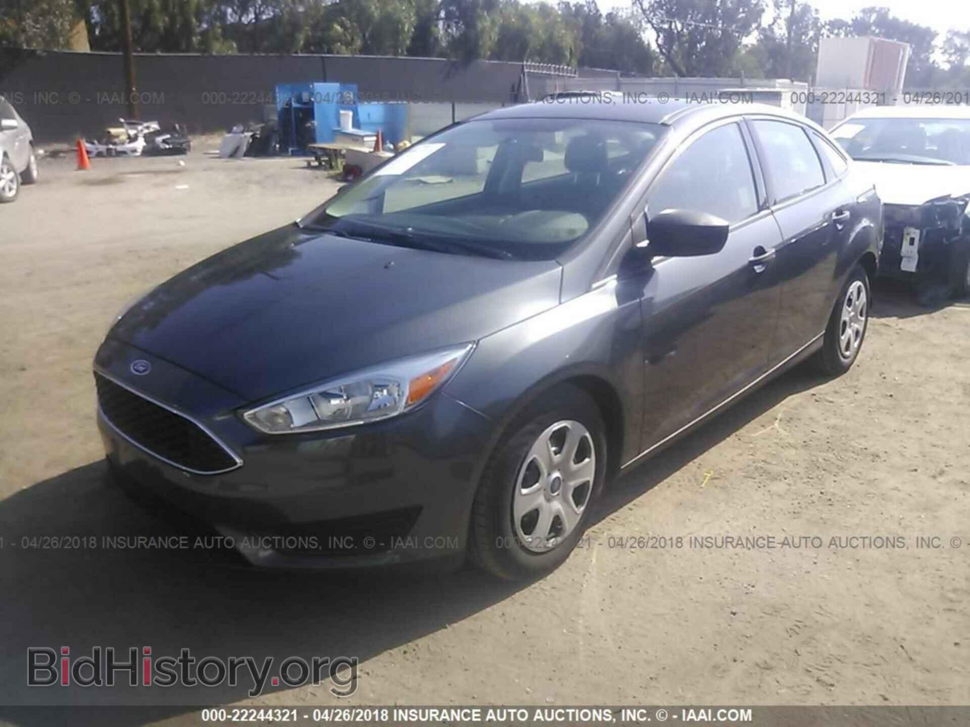 2017 Ford Focus - VIN: 1FADP3E22HL321434 - Photo 2