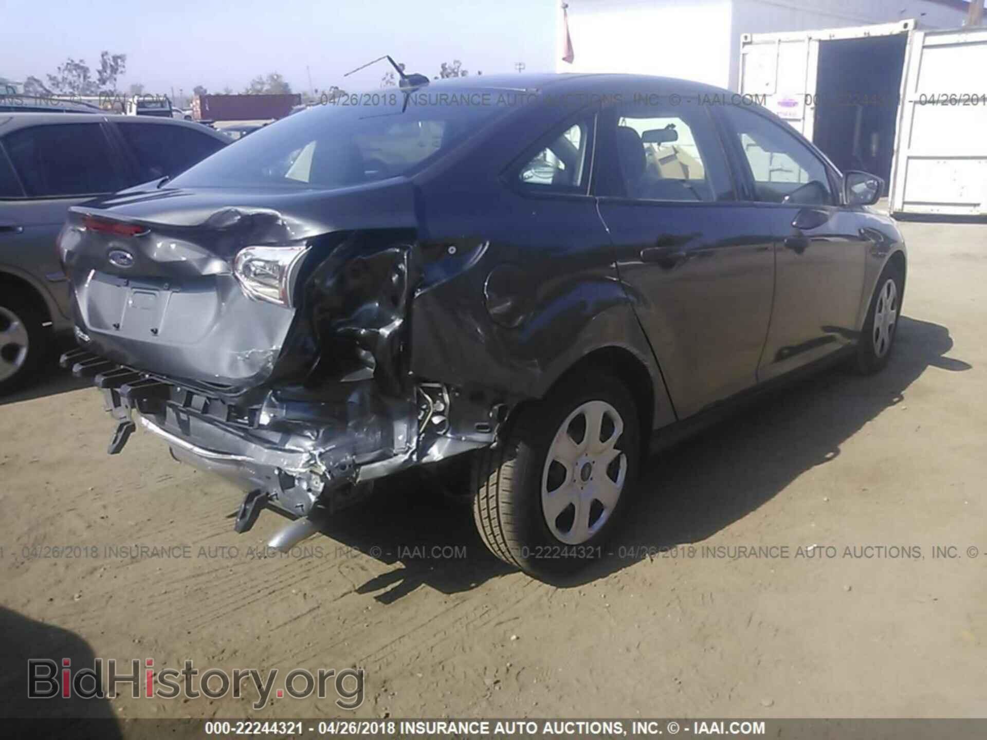 2017 Ford Focus - VIN: 1FADP3E22HL321434 - Photo 4