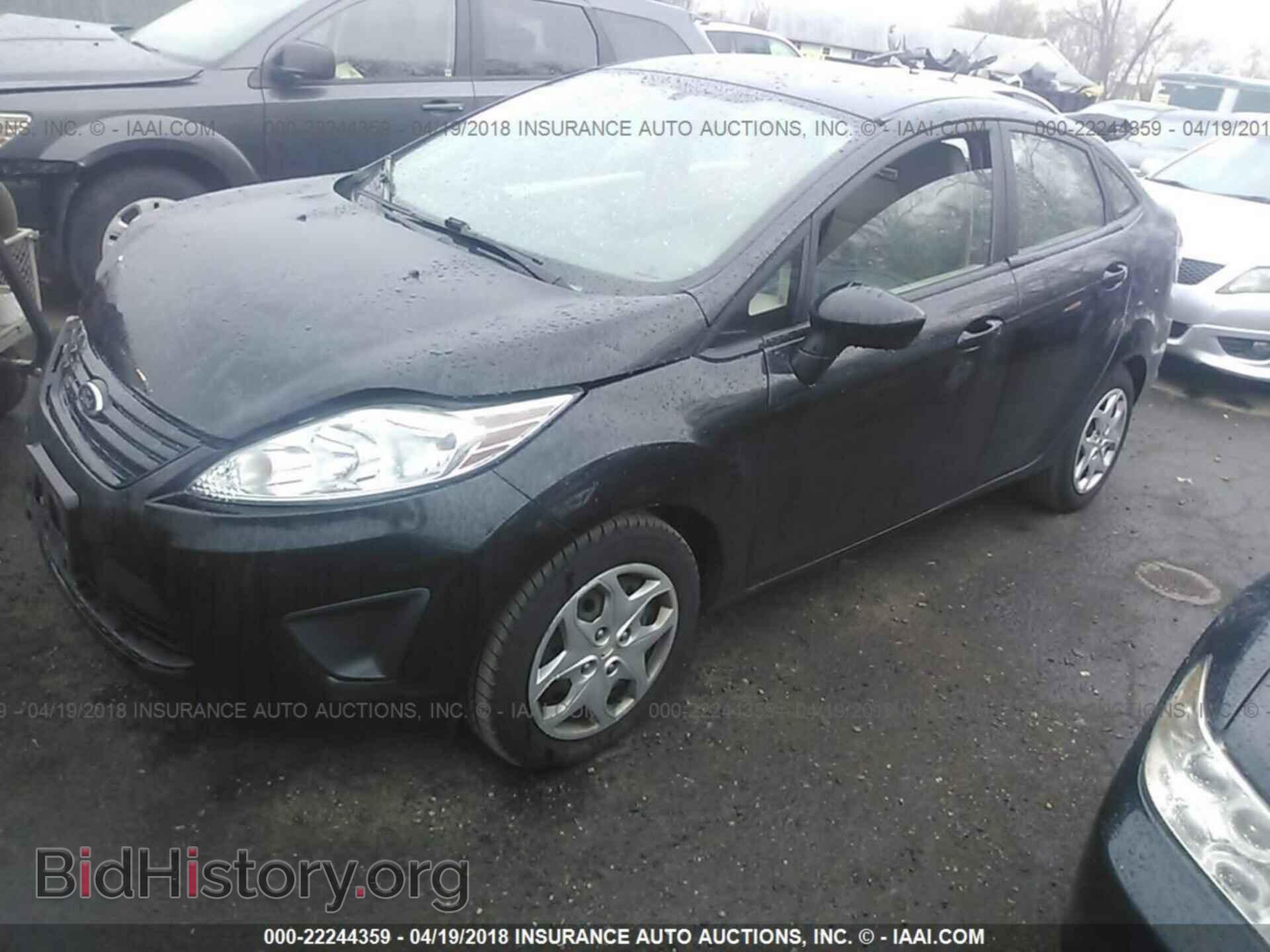 2013 Ford Fiesta - VIN: 3FADP4AJXDM131862 - Фото 2