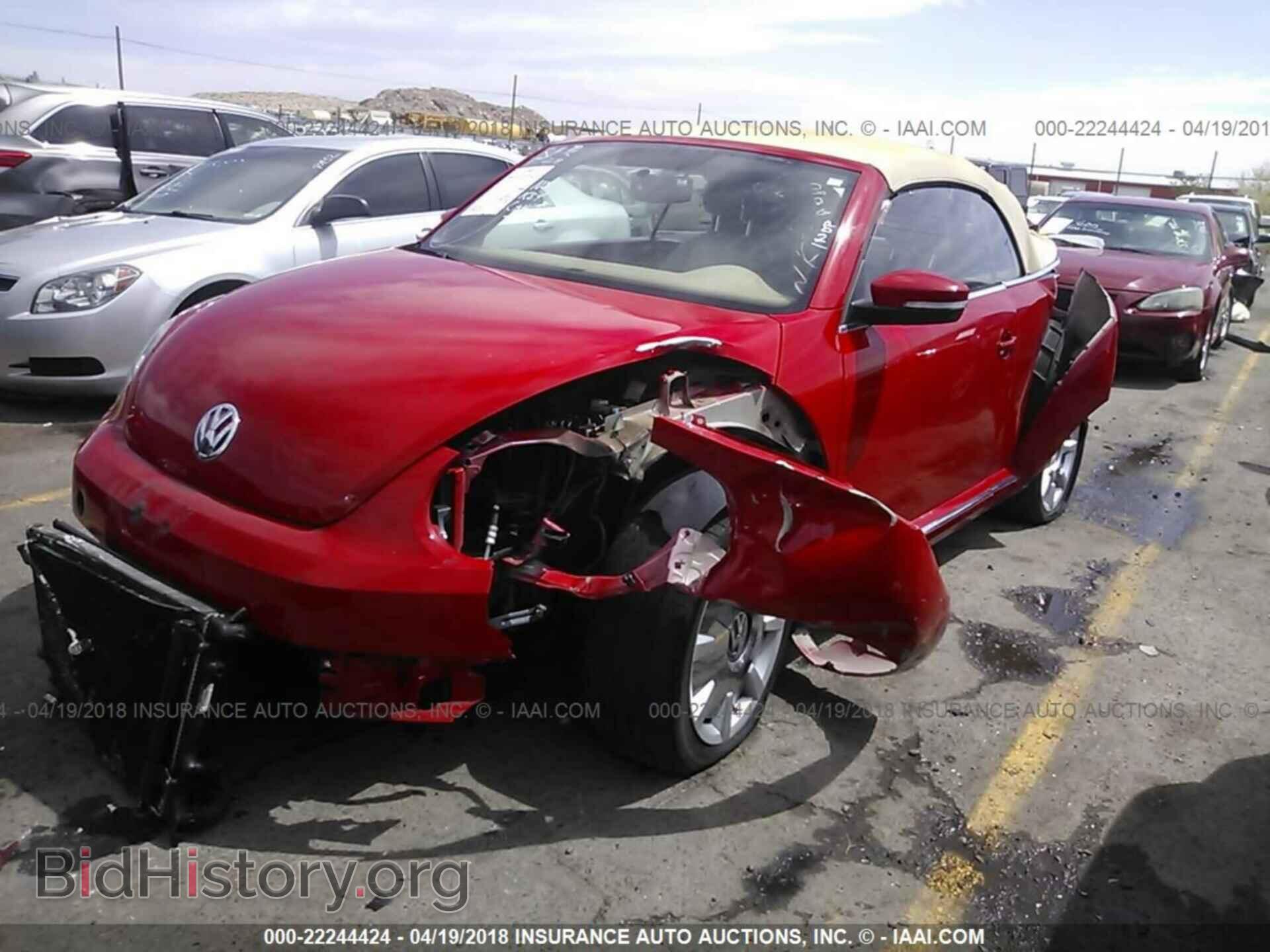 2013 Volkswagen Beetle - VIN: 3VW5X7AT3DM804327 - Фото 2
