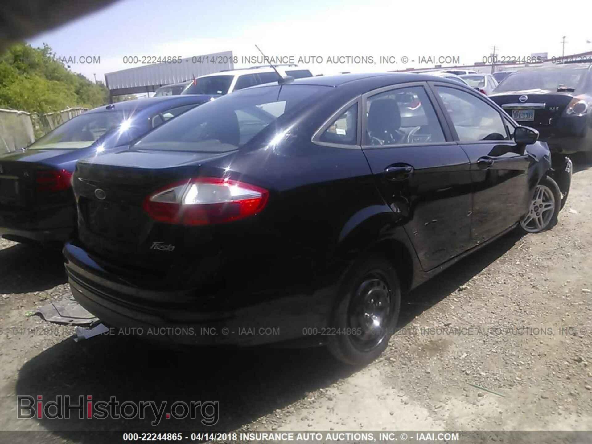 2017 Ford Fiesta - VIN: 3FADP4BJ9HM115821 - Фото 4