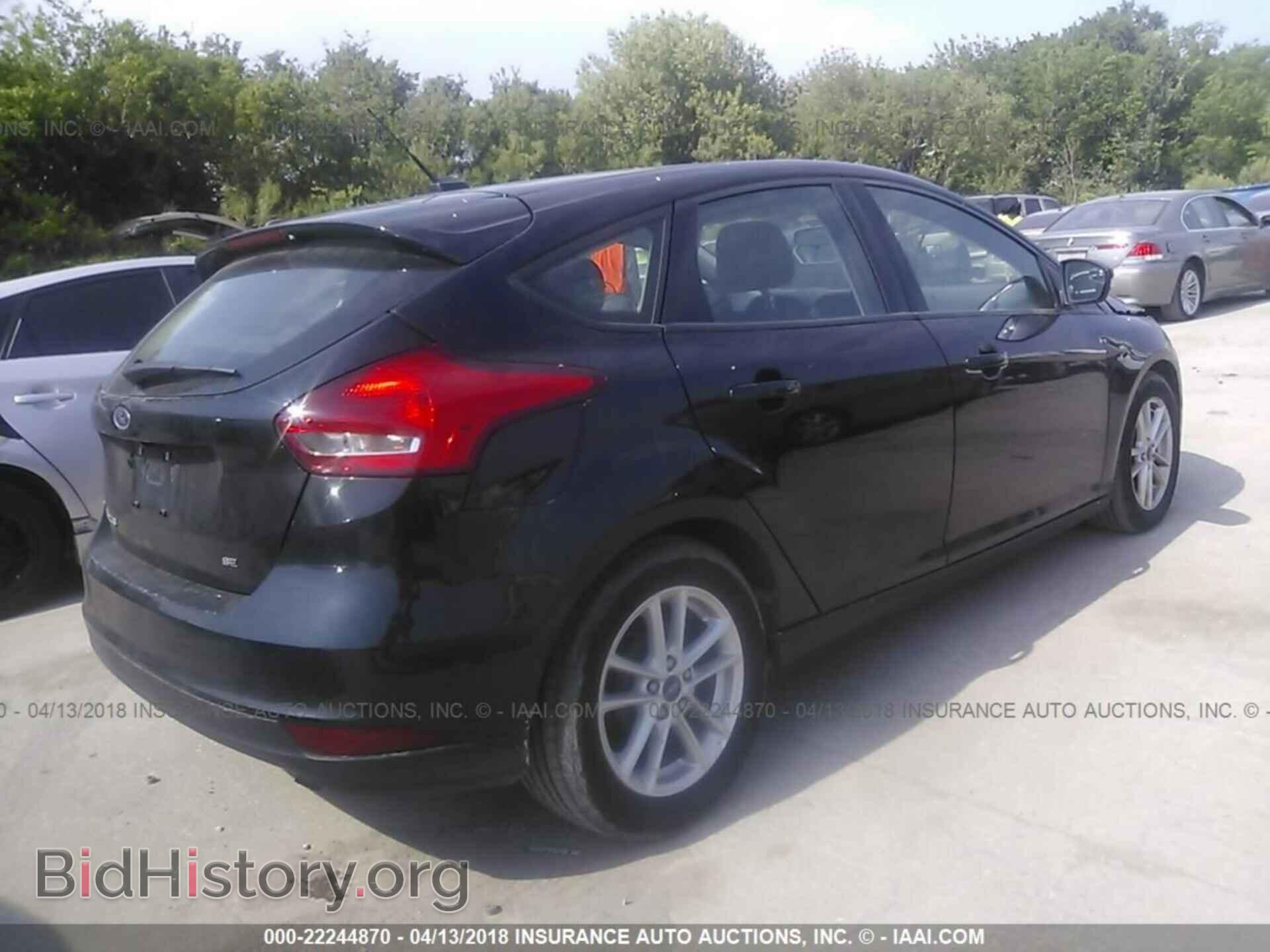 2017 Ford Focus - VIN: 1FADP3K28HL231662 - Photo 4