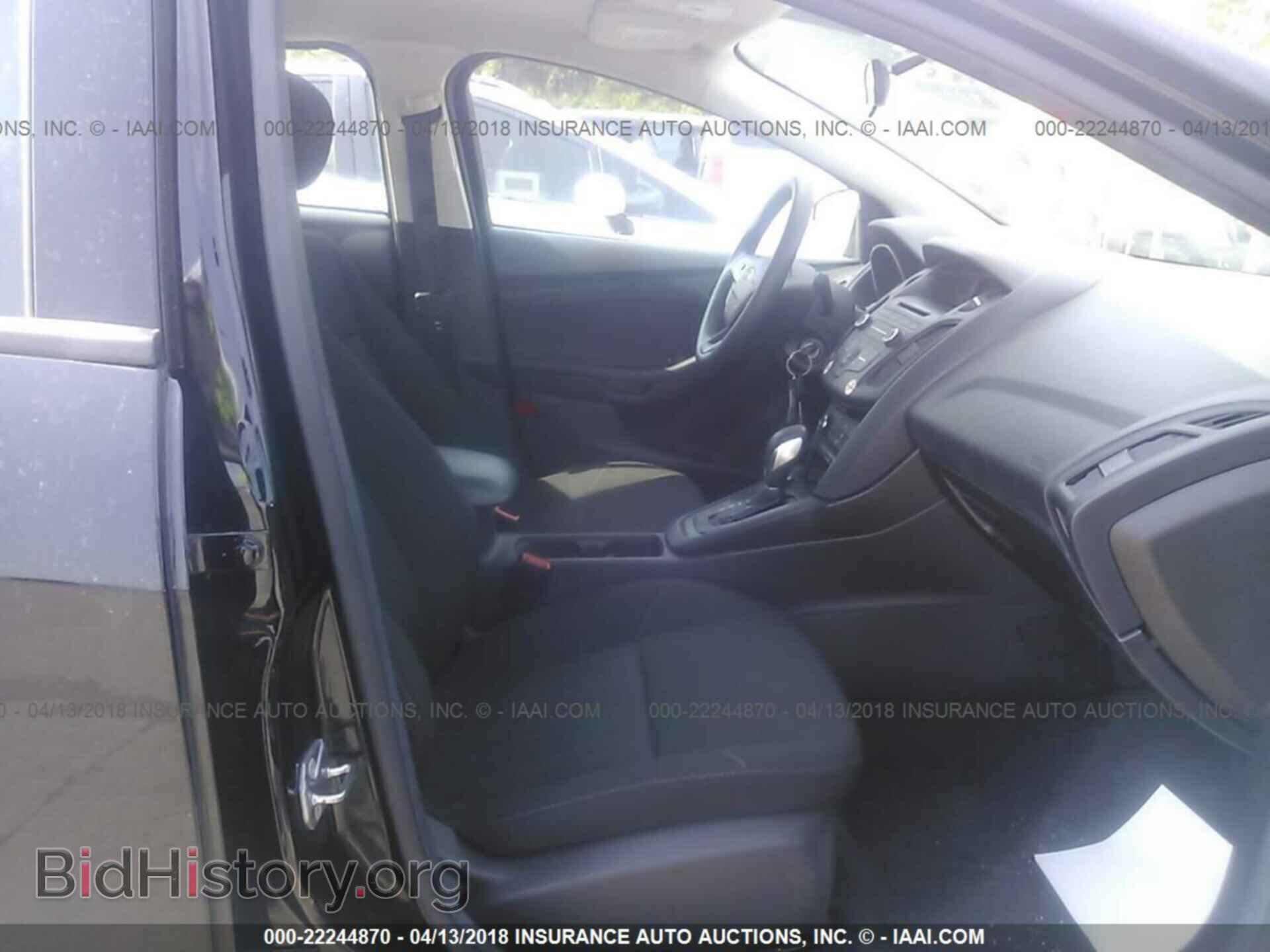2017 Ford Focus - VIN: 1FADP3K28HL231662 - Photo 5
