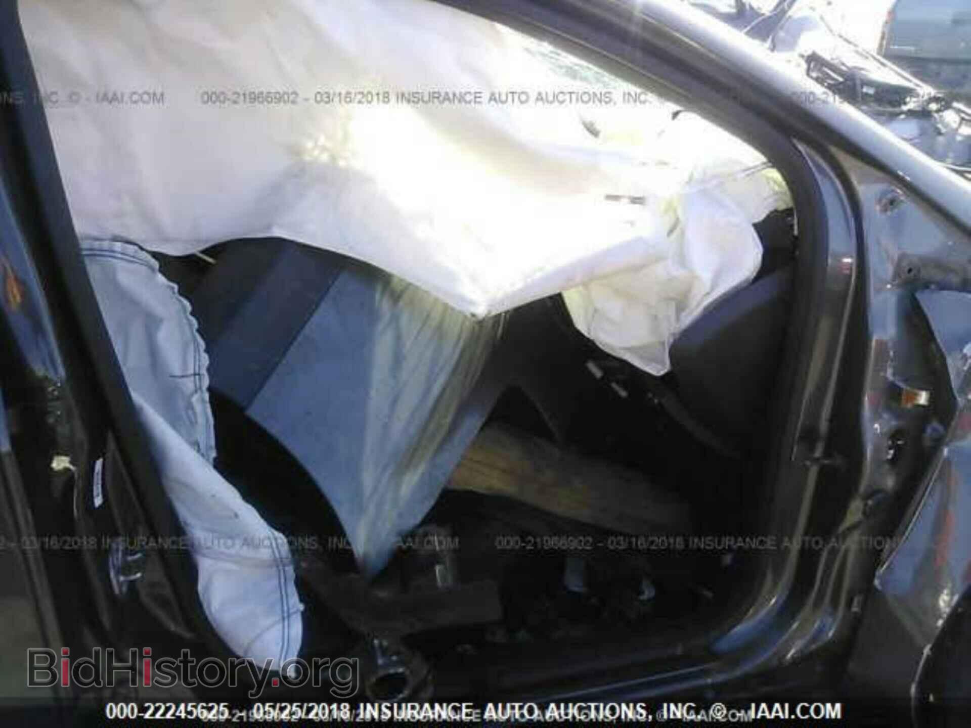2016 Ford Focus - VIN: 1FADP3F28GL268977 - Photo 5