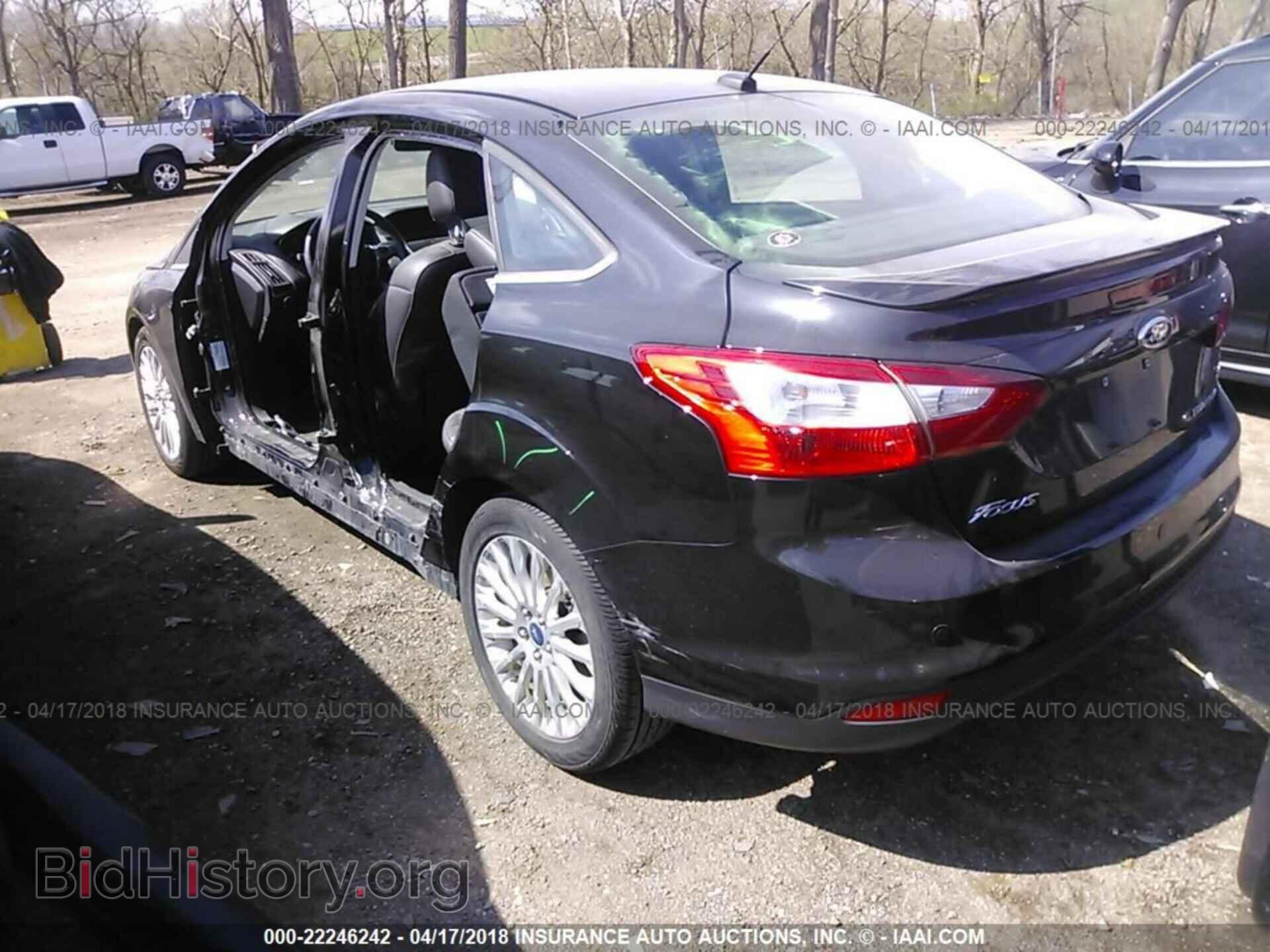 2012 Ford Focus - VIN: 1FAHP3J22CL277466 - Photo 3