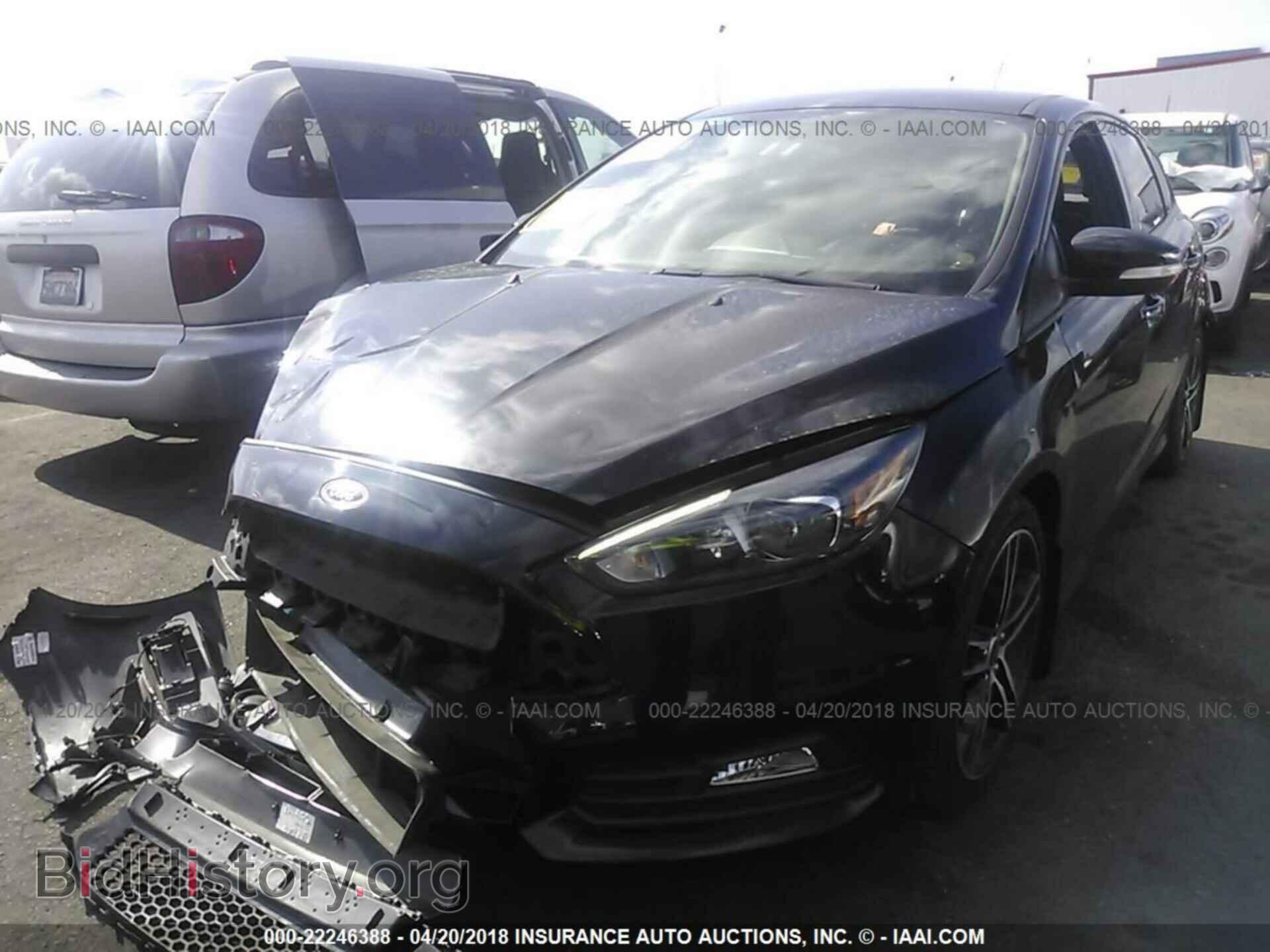2016 Ford Focus - VIN: 1FADP3L91GL262908 - Photo 2