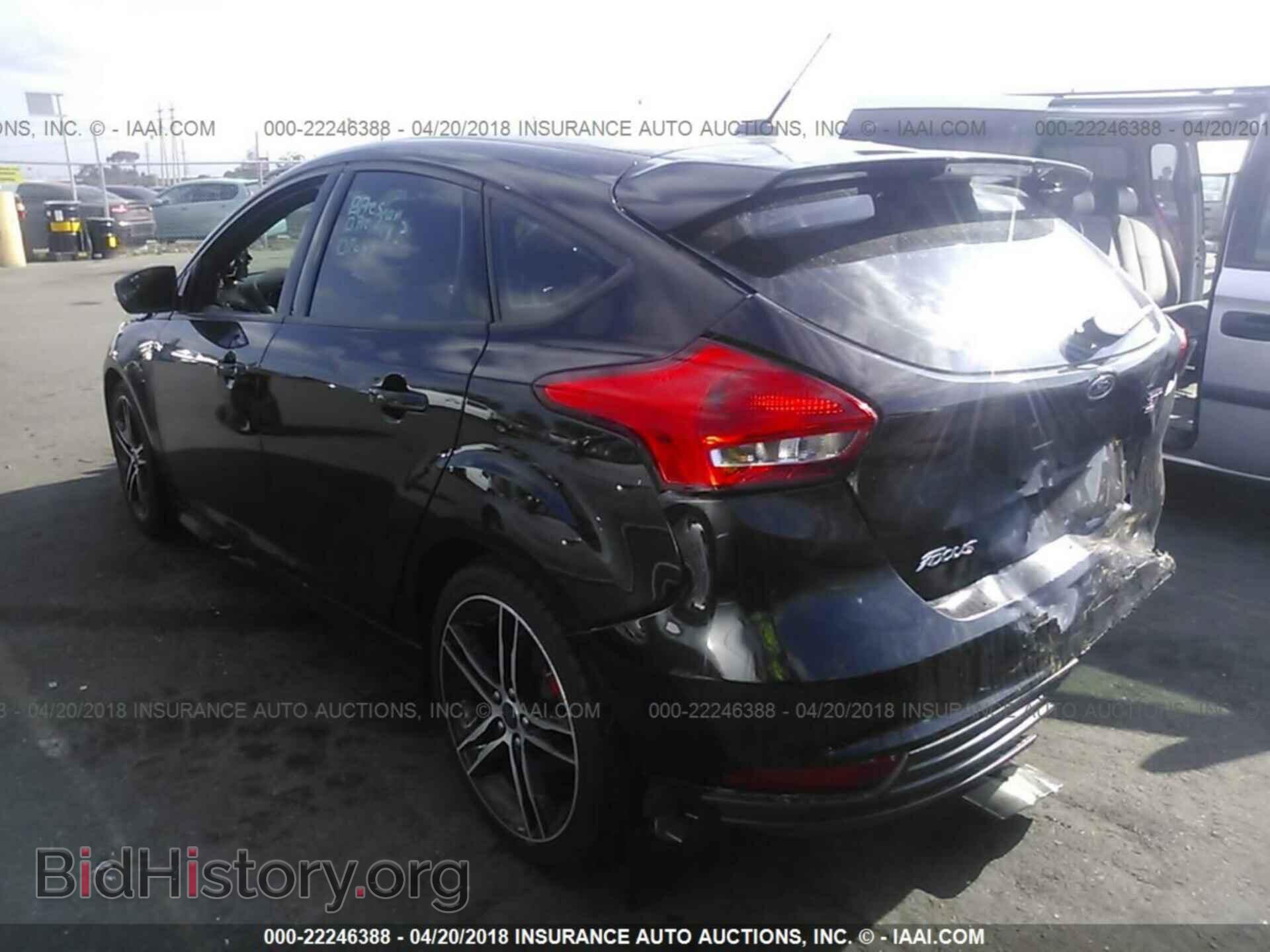 2016 Ford Focus - VIN: 1FADP3L91GL262908 - Photo 3