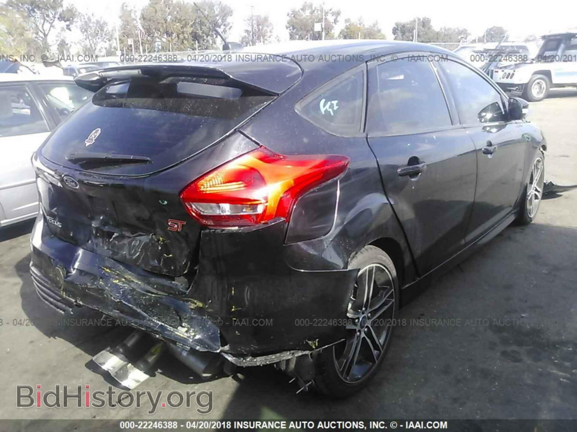 2016 Ford Focus - VIN: 1FADP3L91GL262908 - Photo 4