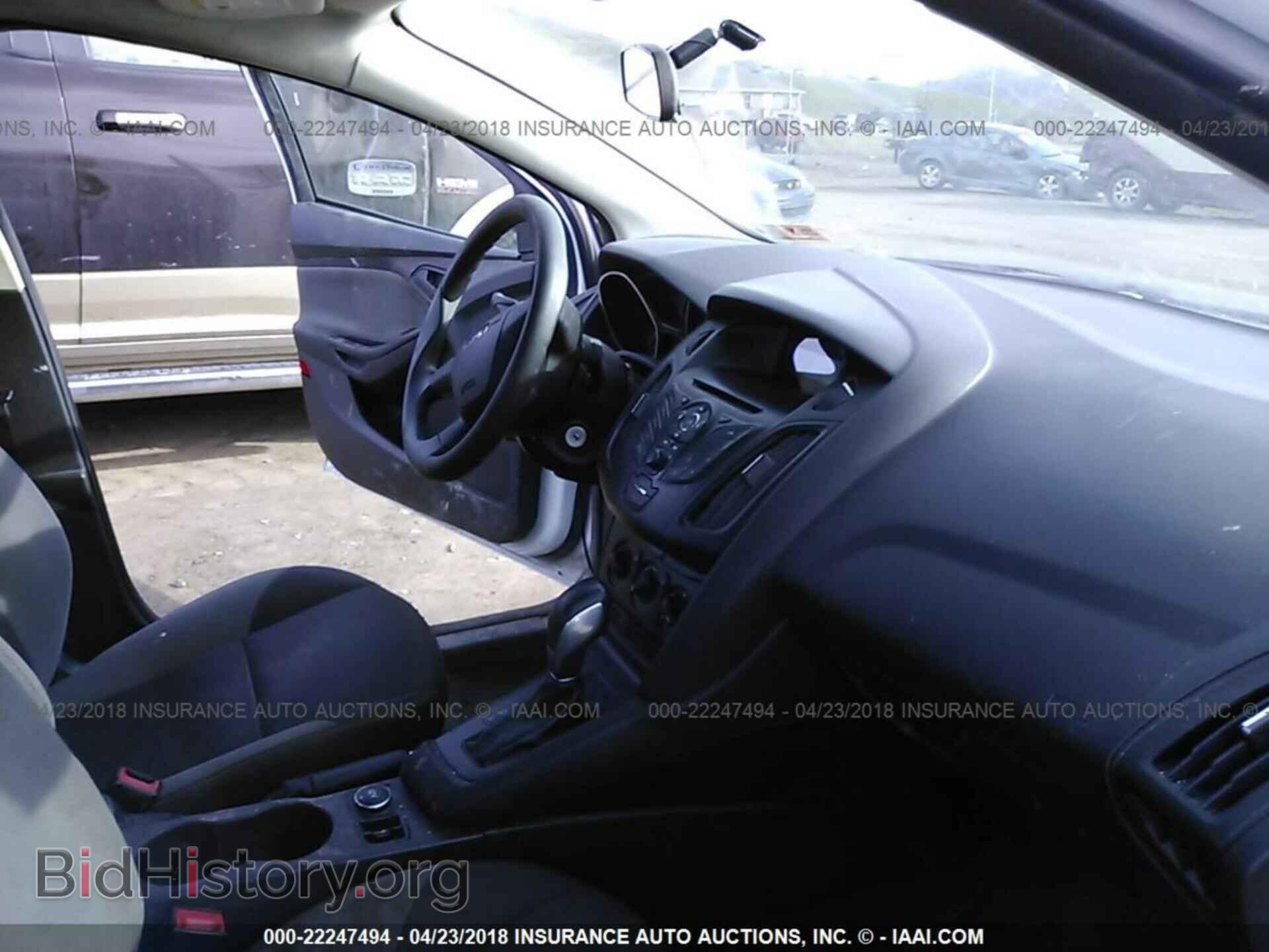 2014 Ford Focus - VIN: 1FADP3E22EL418452 - Photo 5