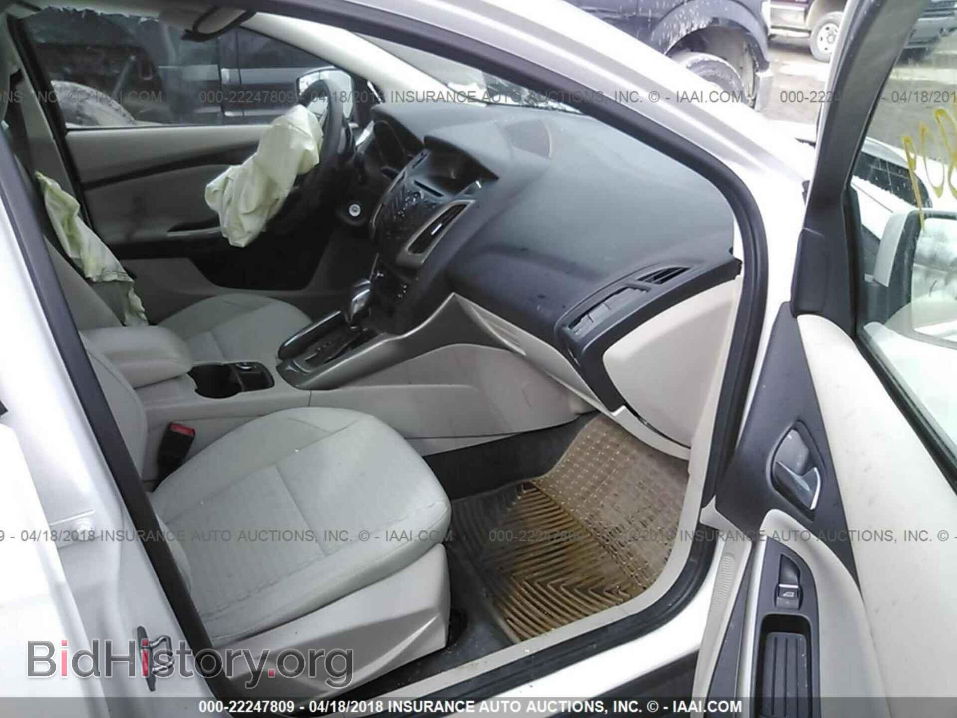 2012 Ford Focus - VIN: 1FAHP3H24CL169209 - Photo 5