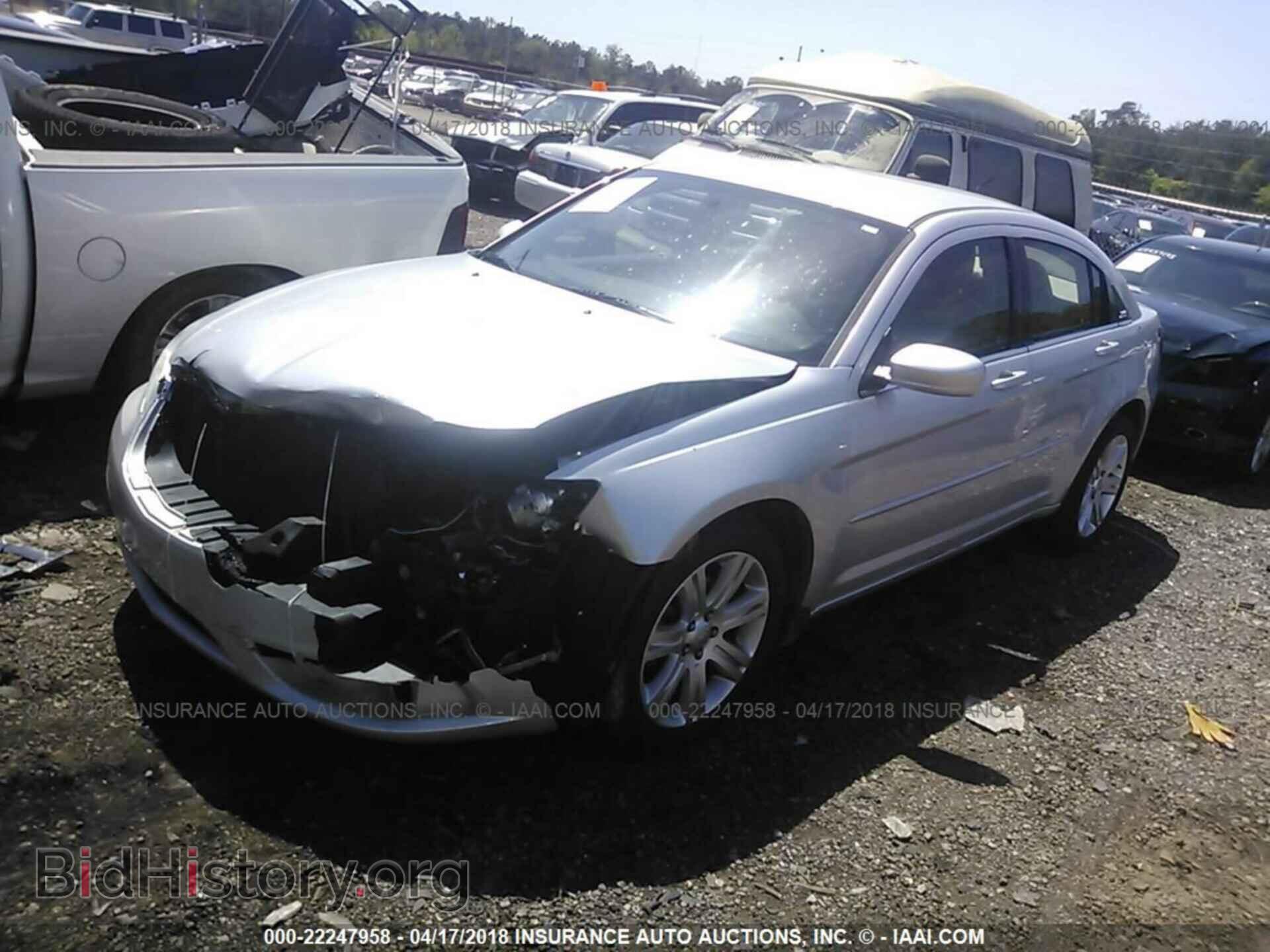 2012 Chrysler 200 - VIN: 1C3CCBAG6CN235851 - Фото 2