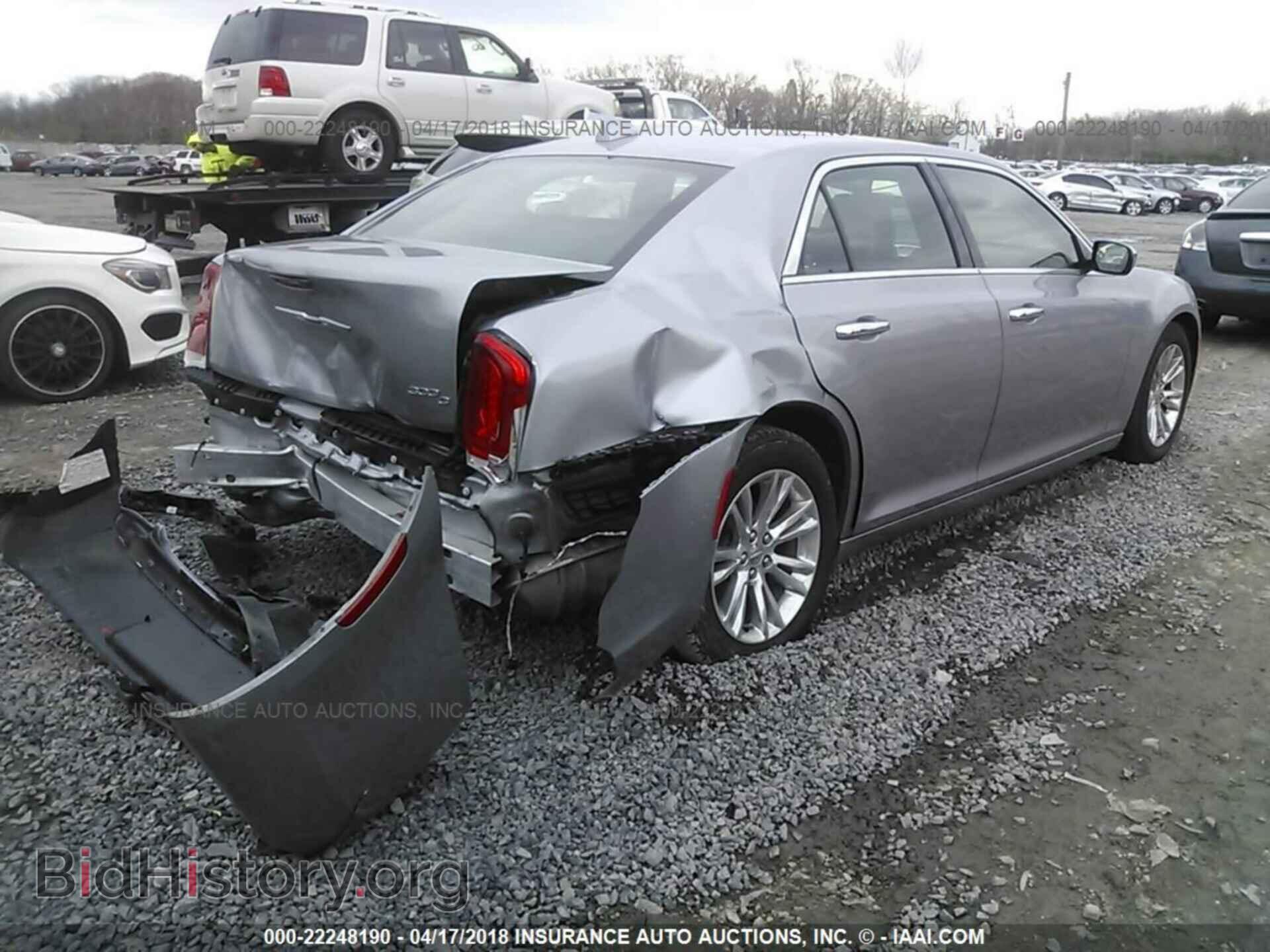 2016 Chrysler 300c - VIN: 2C3CCAEG7GH320295 - Photo 4