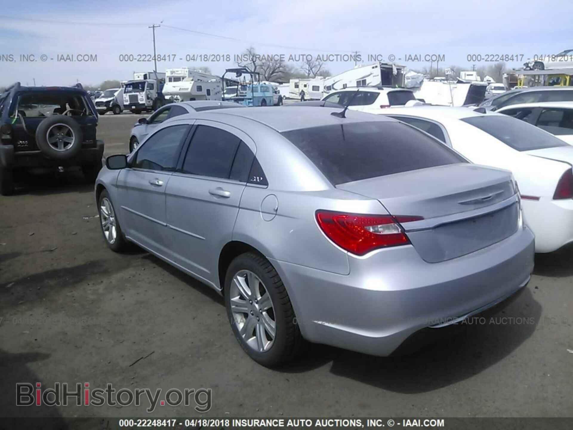 2012 Chrysler 200 - VIN: 1C3CCBAB3CN207932 - Фото 3