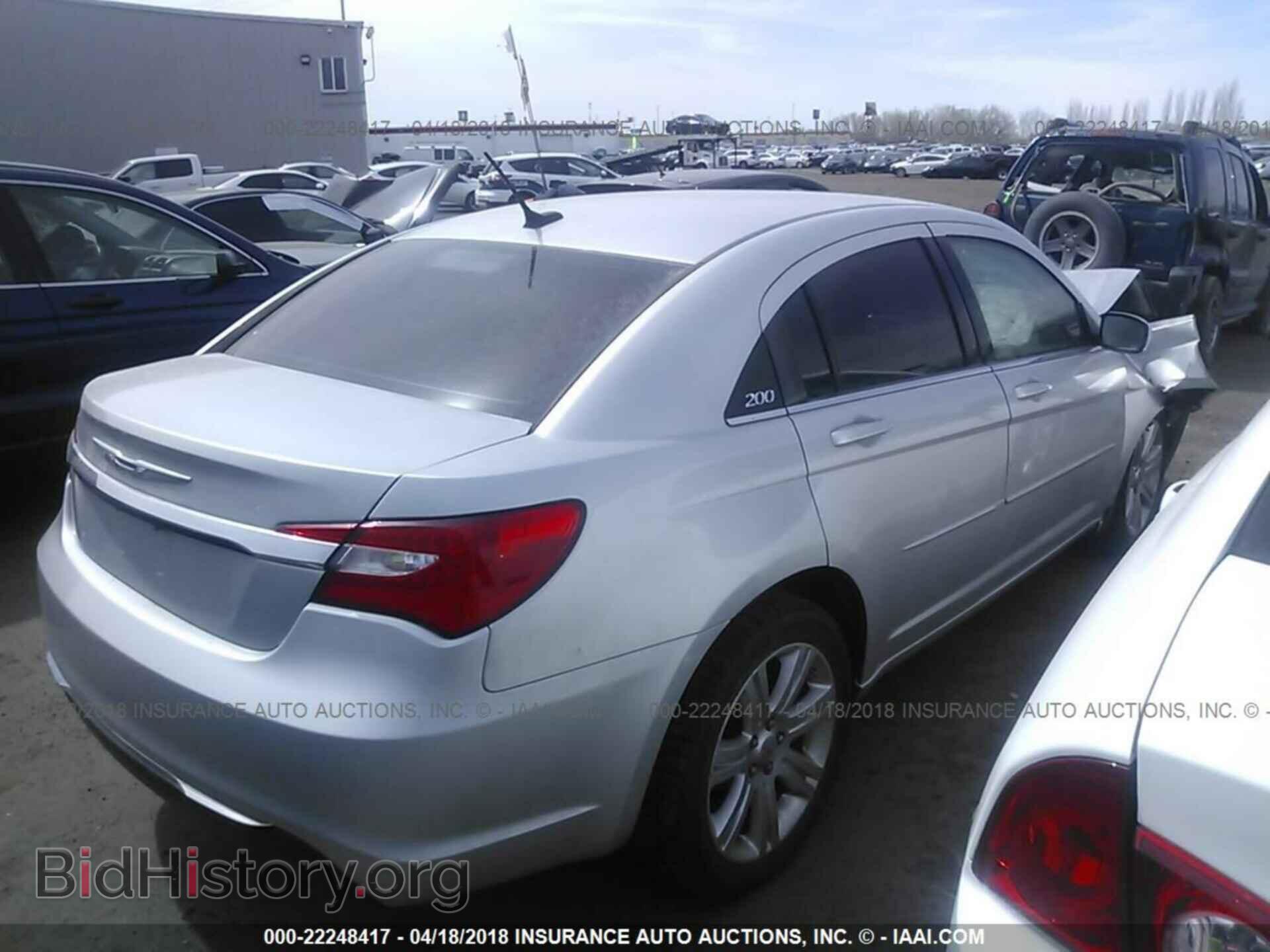 2012 Chrysler 200 - VIN: 1C3CCBAB3CN207932 - Фото 4
