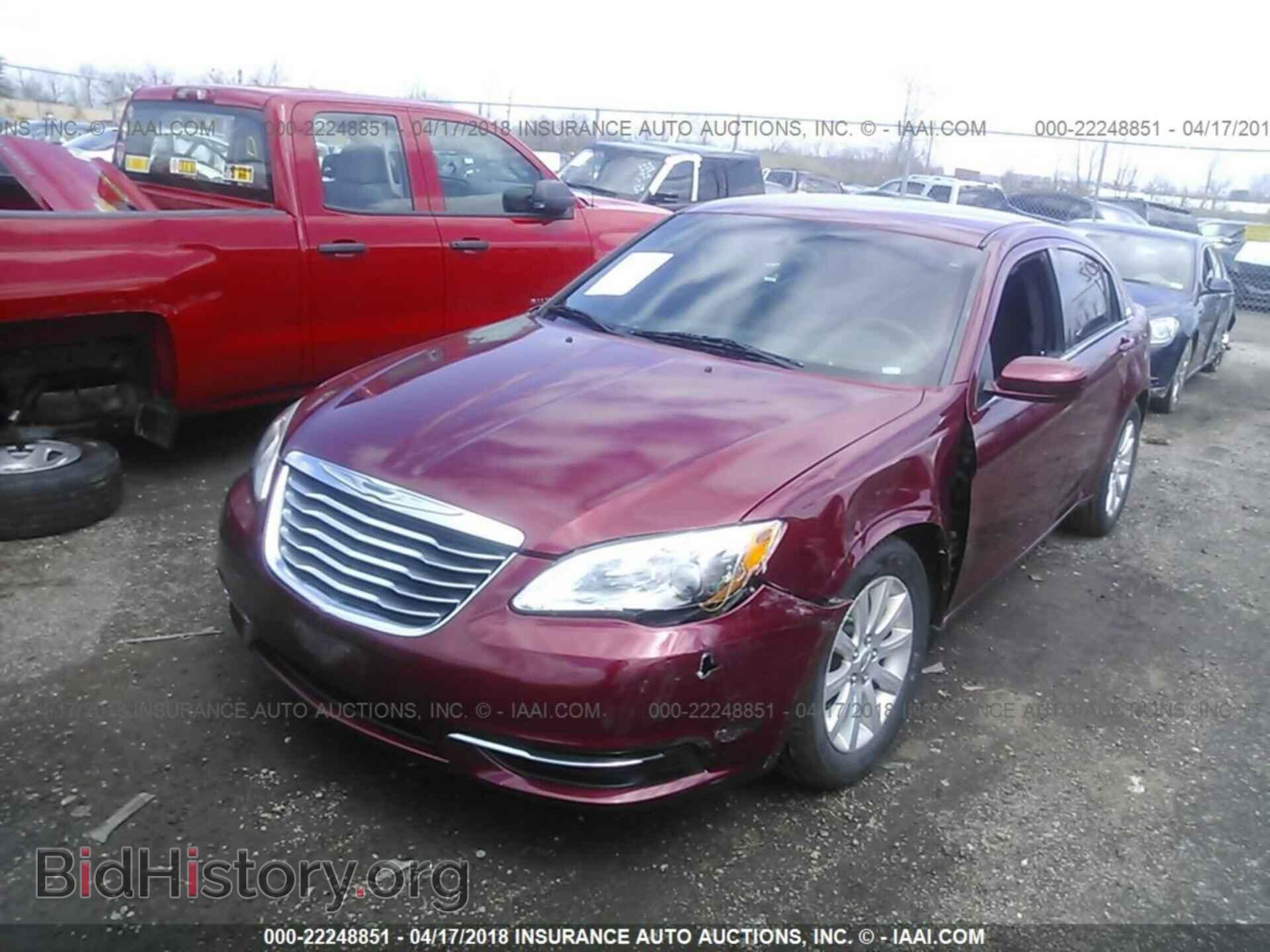 2013 Chrysler 200 - VIN: 1C3CCBBB4DN701748 - Photo 2