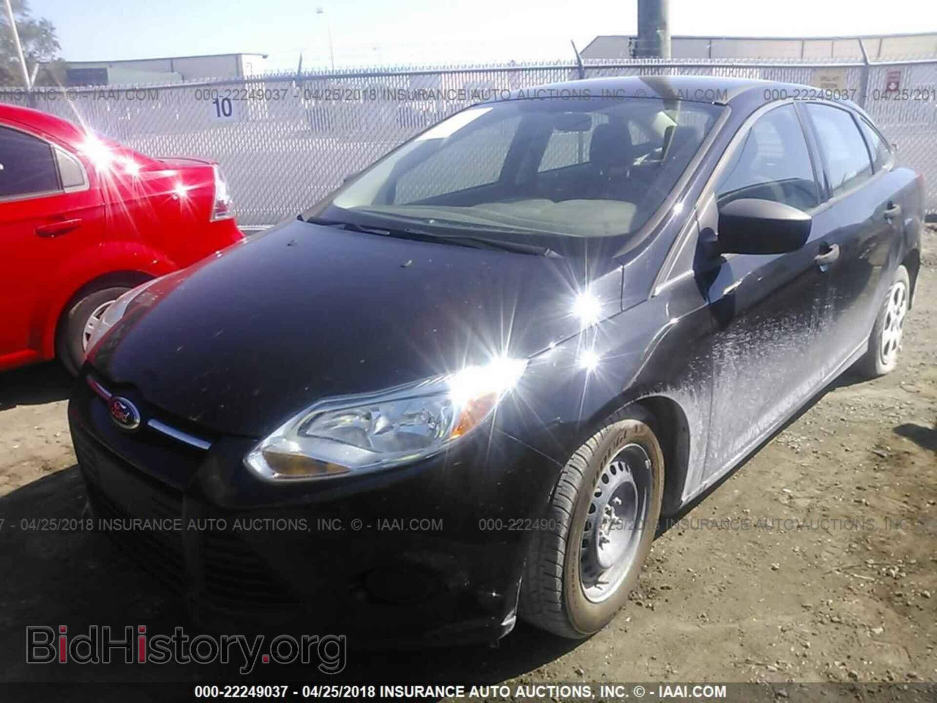2012 Ford Focus - VIN: 1FAHP3E23CL419172 - Photo 2