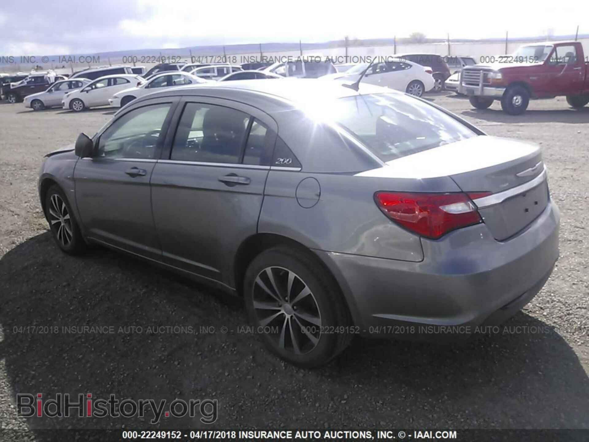 2013 Chrysler 200 - VIN: 1C3CCBBB9DN612046 - Photo 3