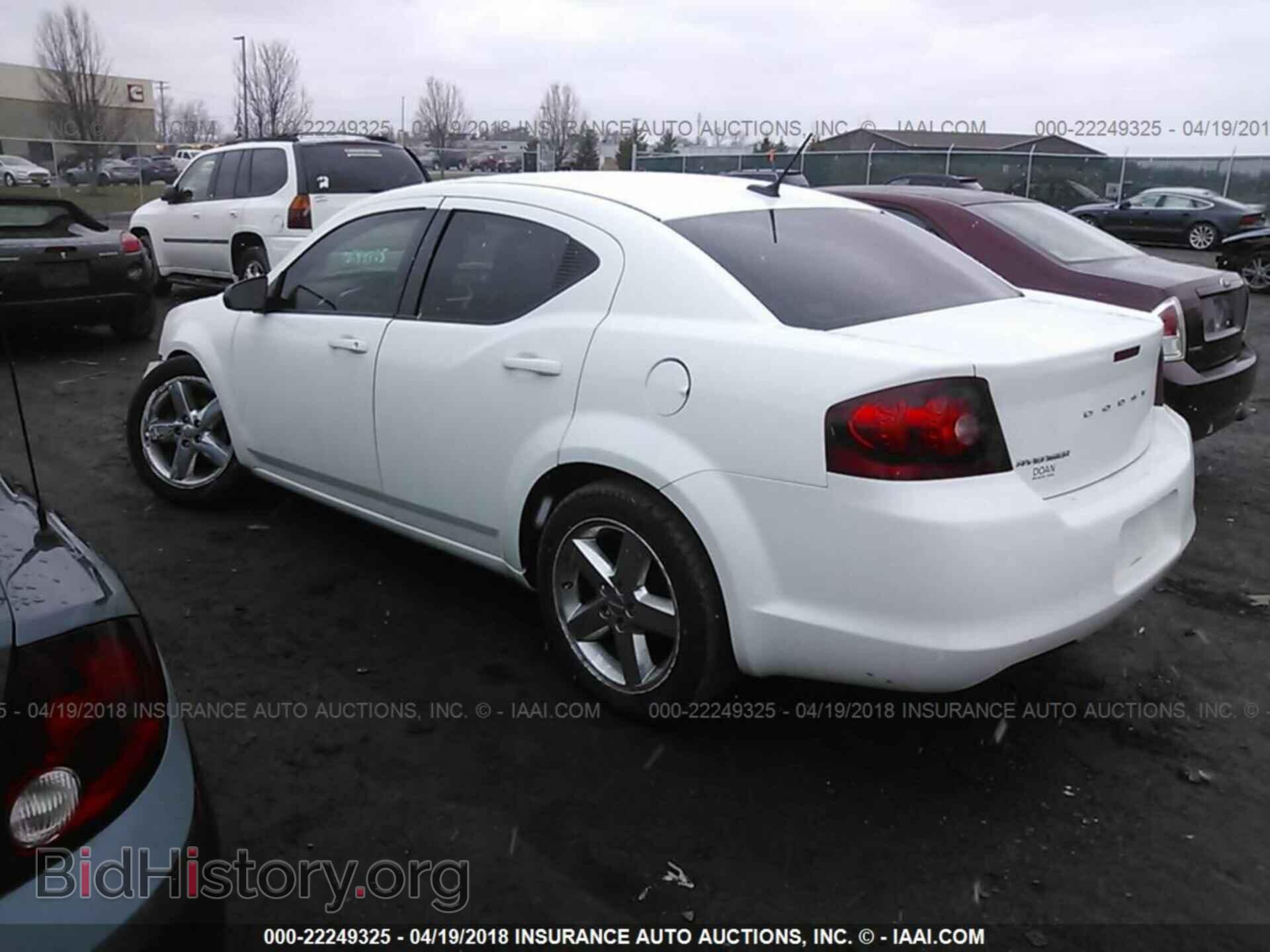 2011 Dodge Avenger - VIN: 1B3BD4FB1BN563000 - Фото 3