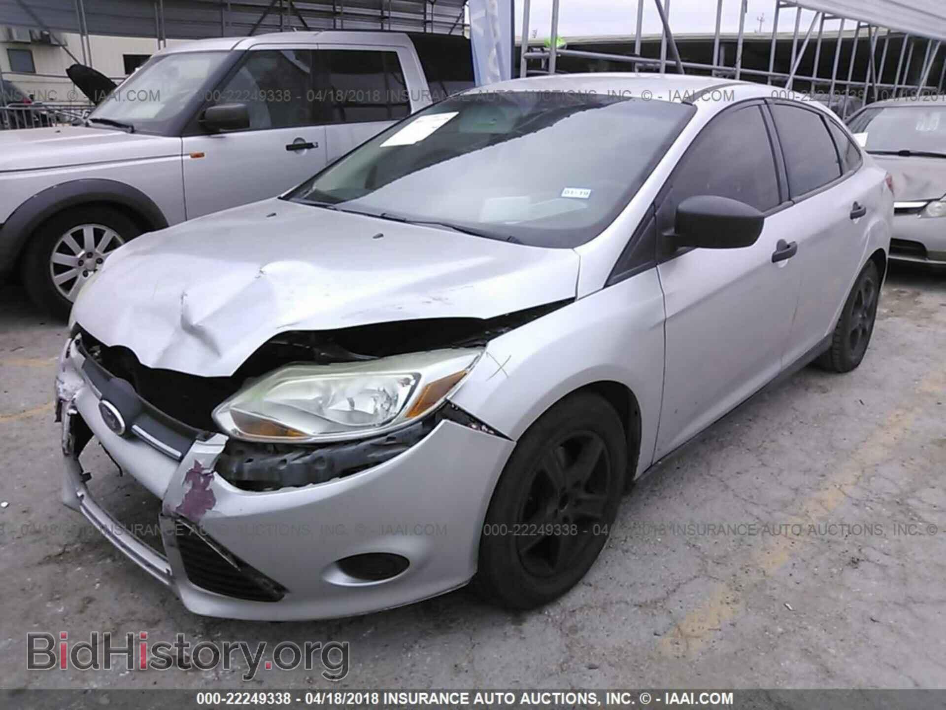 2012 Ford Focus - VIN: 1FAHP3E24CL134898 - Photo 2