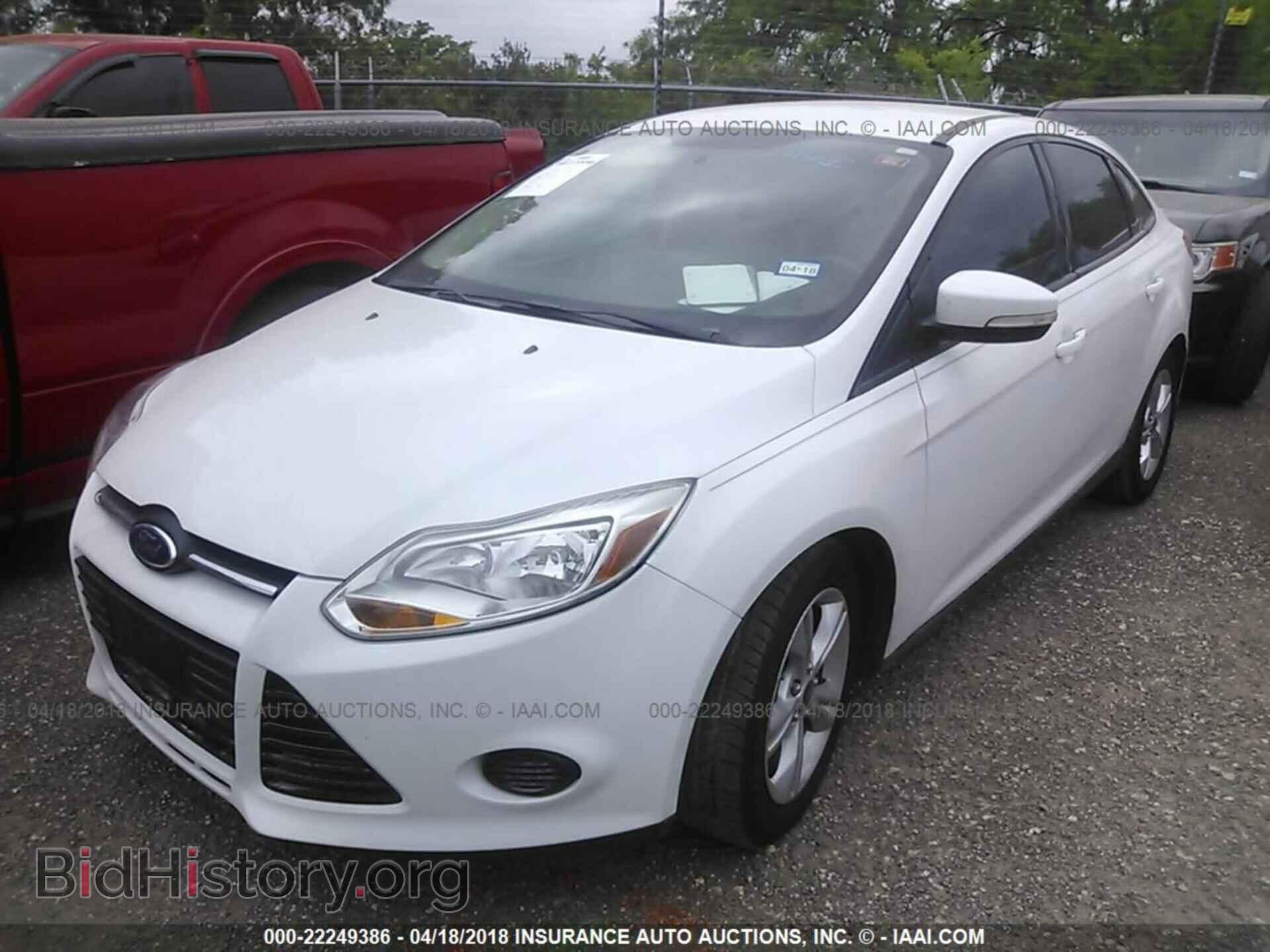 2014 Ford Focus - VIN: 1FADP3F28EL373077 - Photo 2