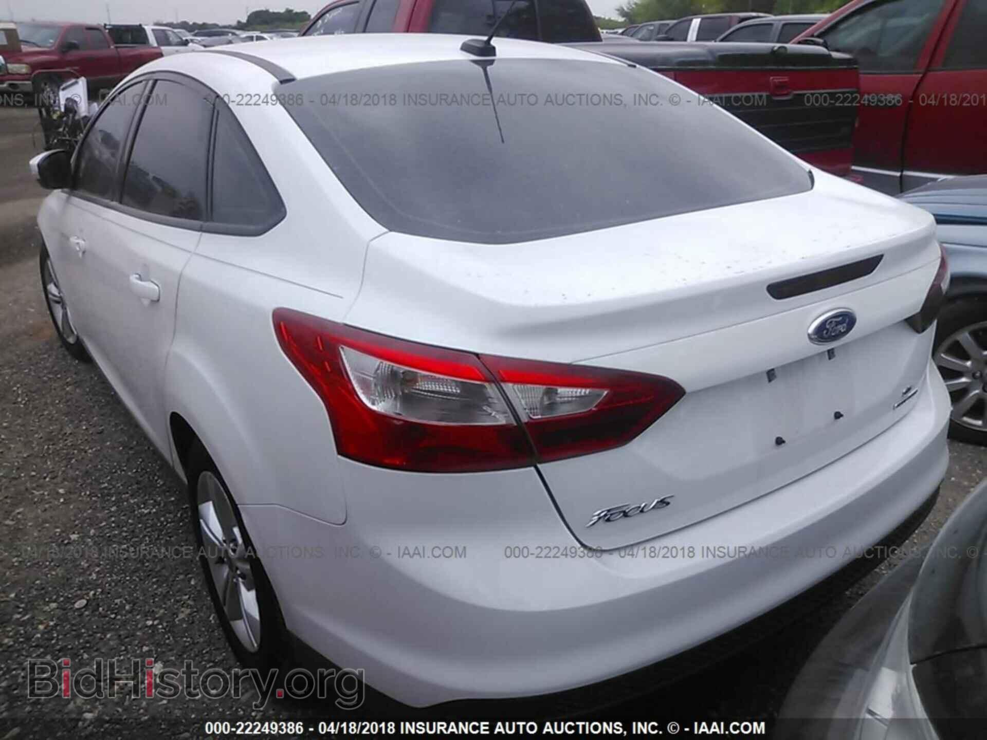 2014 Ford Focus - VIN: 1FADP3F28EL373077 - Photo 3
