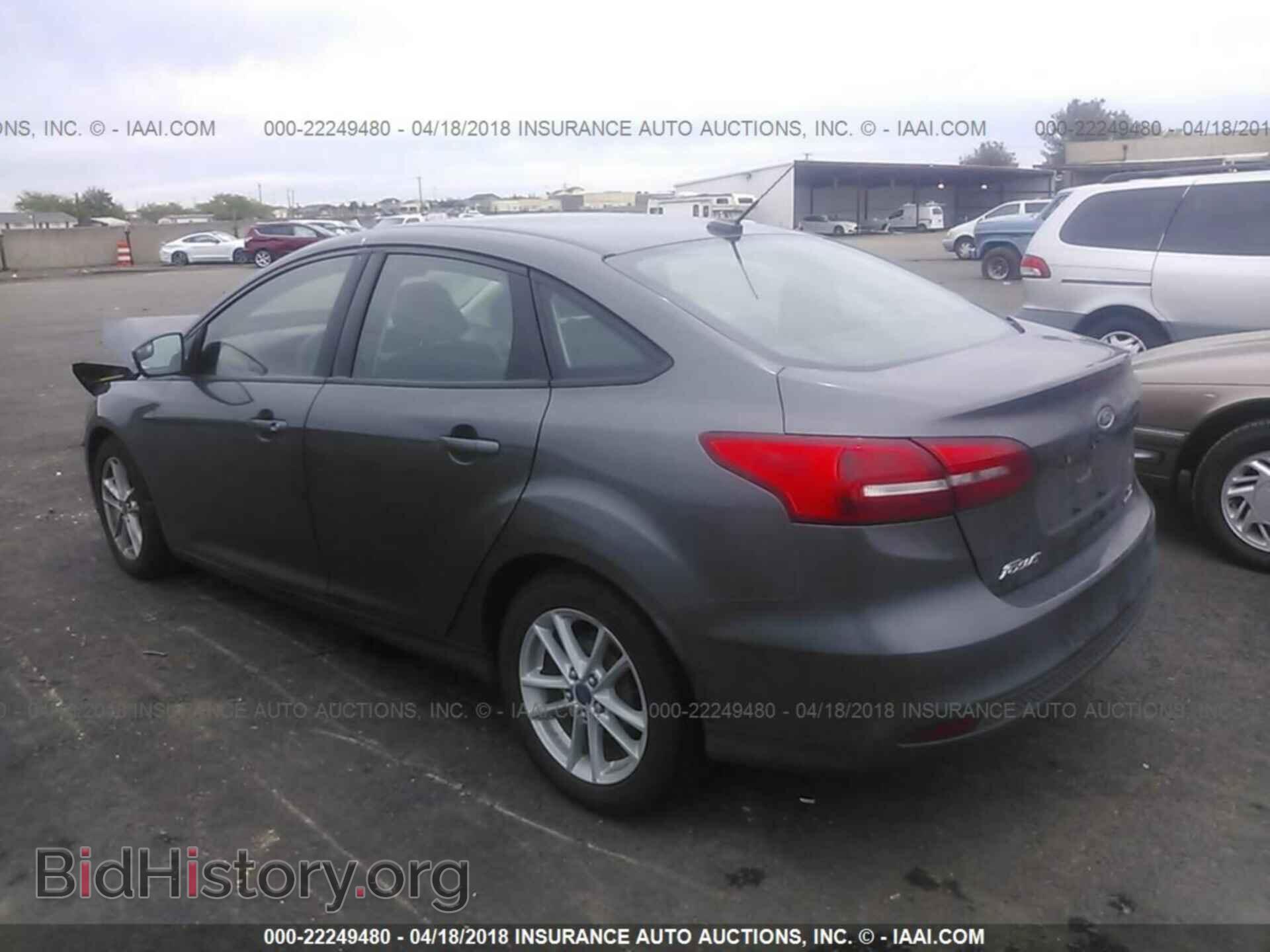 2015 Ford Focus - VIN: 1FADP3F26FL205598 - Photo 3