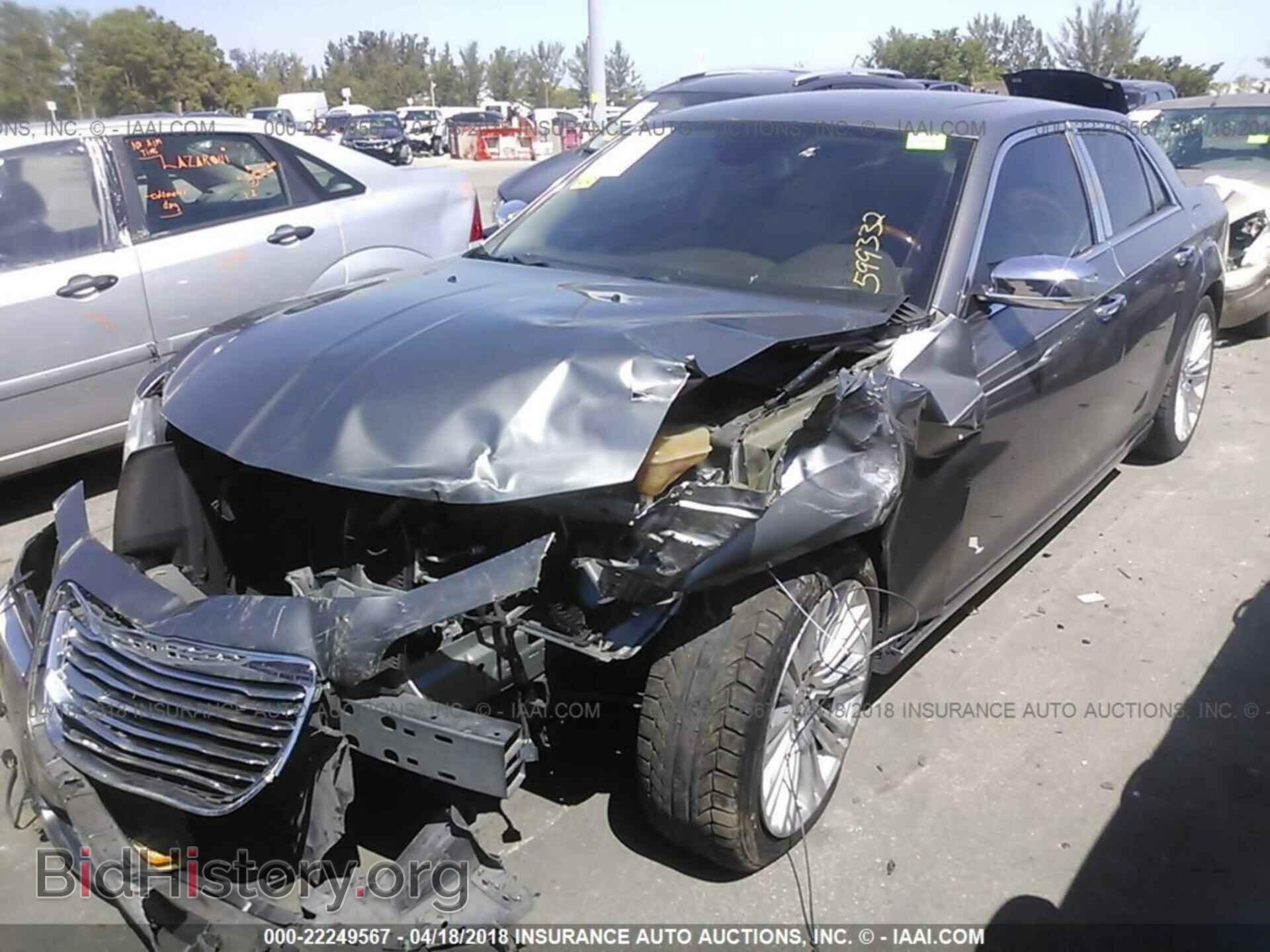 2011 Chrysler 300c - VIN: 2C3CA6CT6BH599332 - Фото 2