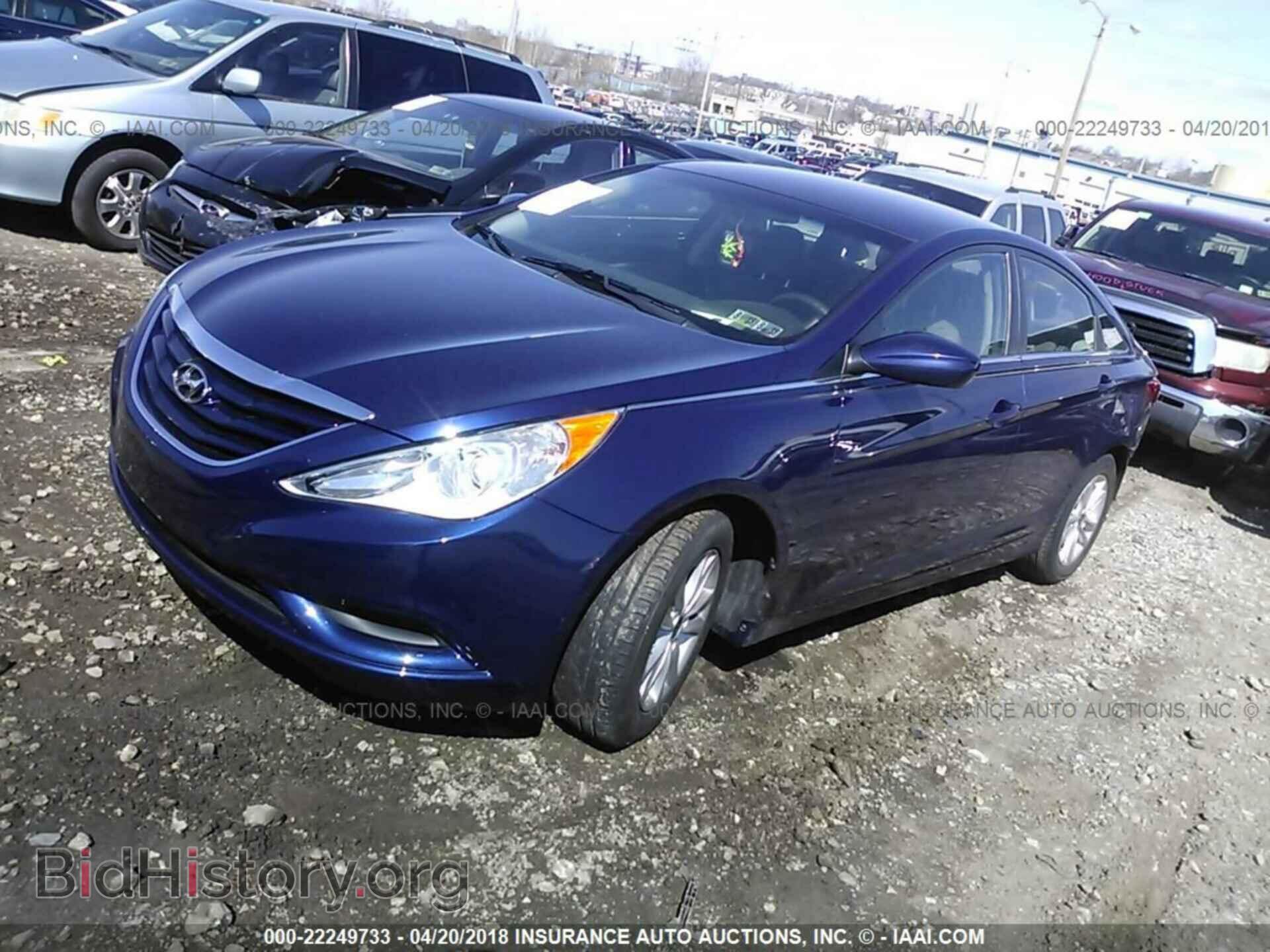 2012 Hyundai Sonata - VIN: 5NPEB4AC3CH352755 - Photo 2