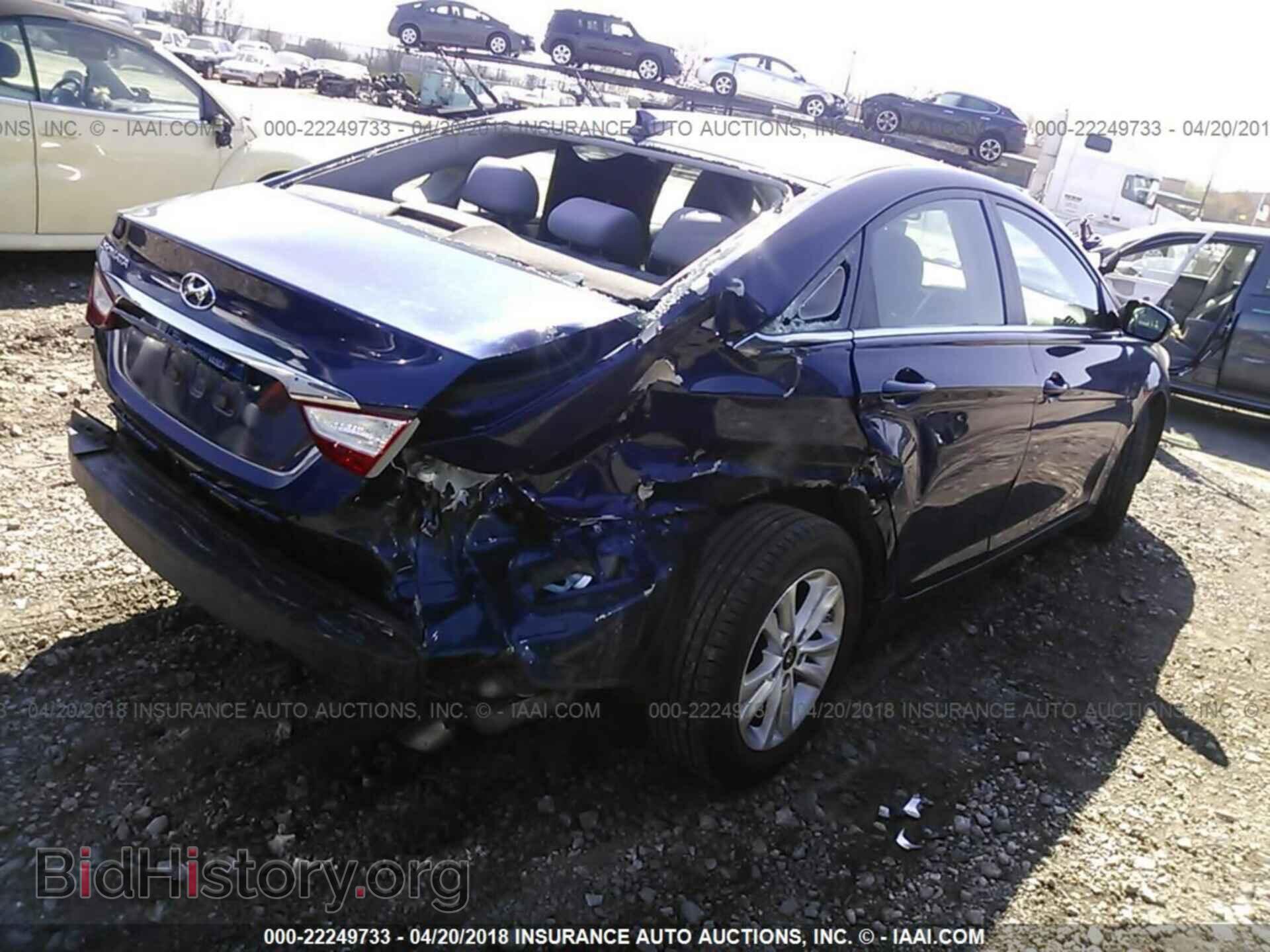 2012 Hyundai Sonata - VIN: 5NPEB4AC3CH352755 - Photo 4