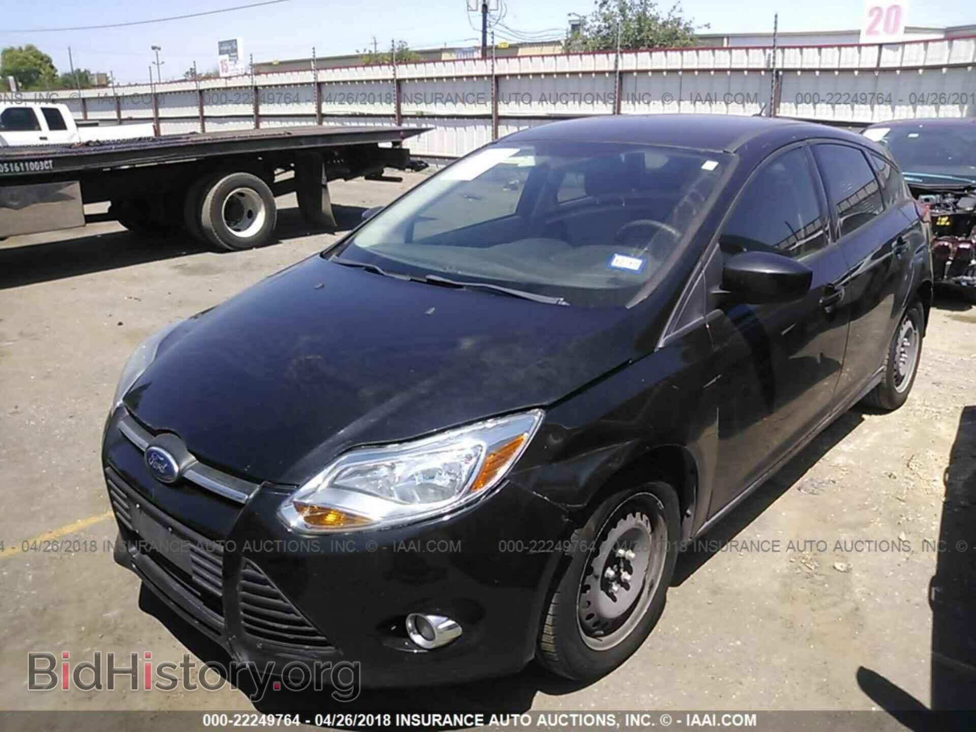 2012 Ford Focus - VIN: 1FAHP3K2XCL355068 - Photo 2