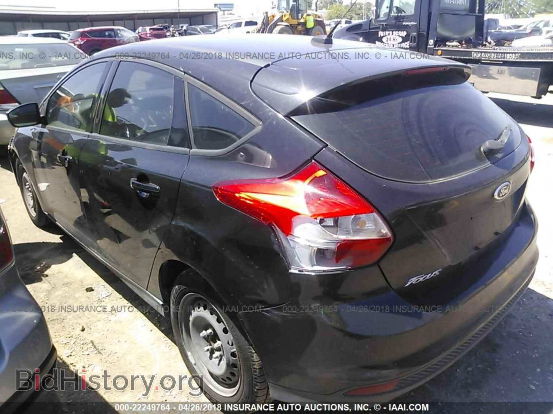 2012 Ford Focus - VIN: 1FAHP3K2XCL355068 - Photo 3