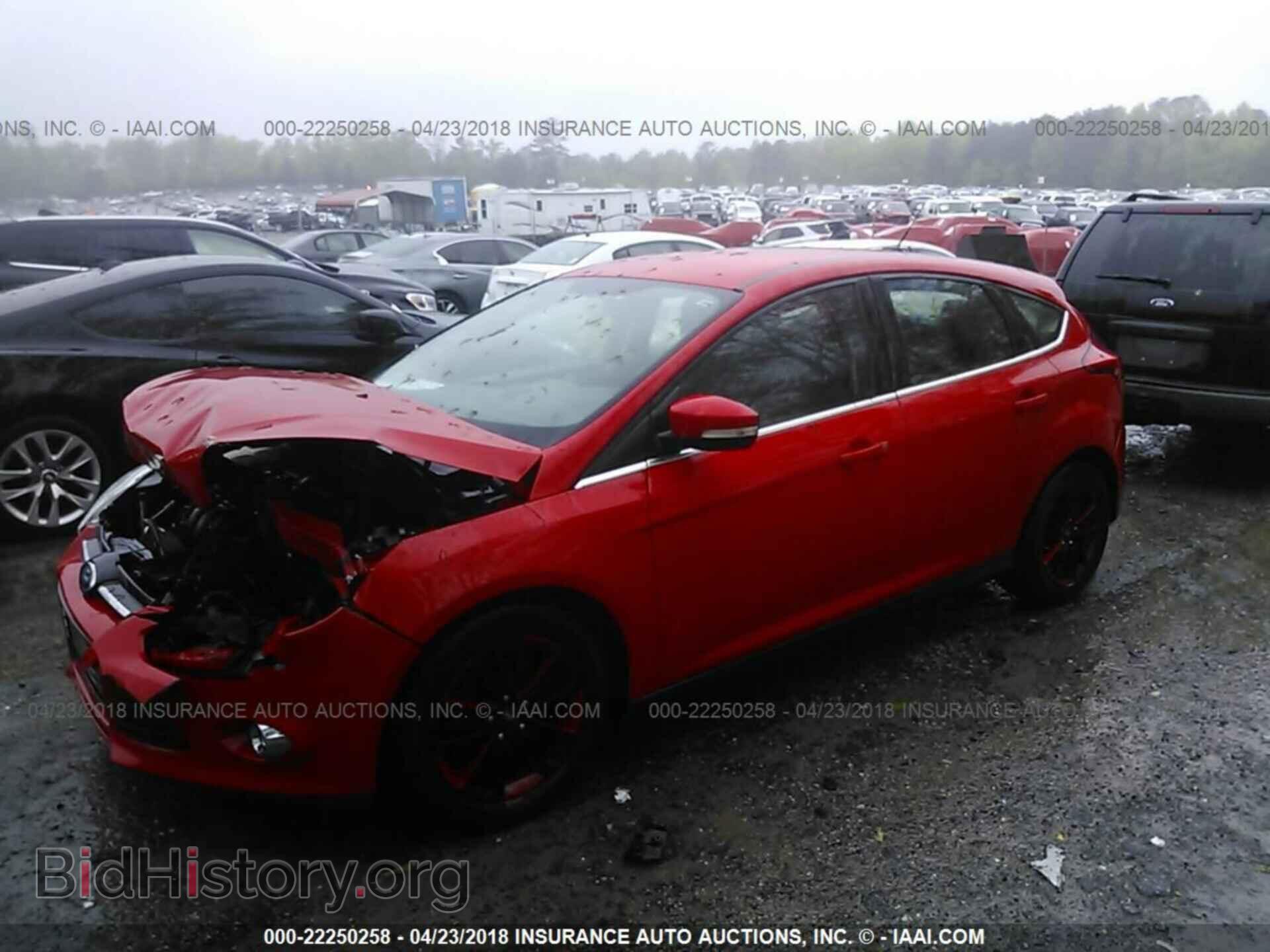 2012 Ford Focus - VIN: 1FAHP3M22CL168596 - Photo 2