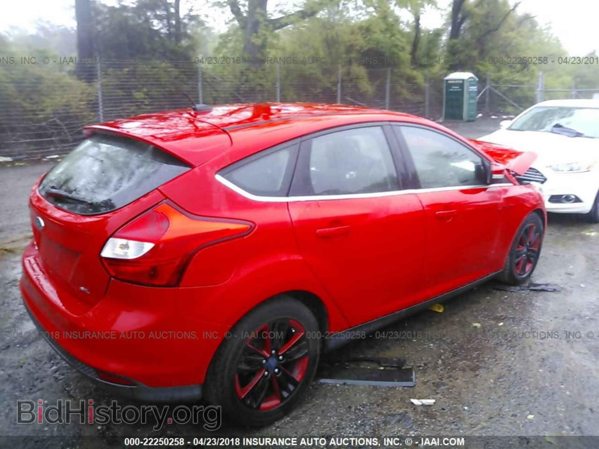 2012 Ford Focus - VIN: 1FAHP3M22CL168596 - Photo 4