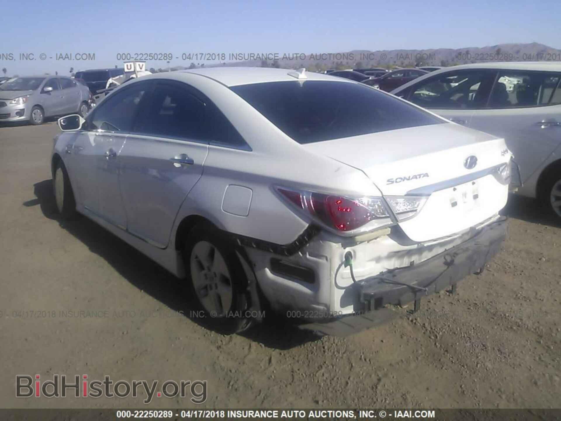 2012 Hyundai Sonata - VIN: KMHEC4A43CA022302 - Фото 3