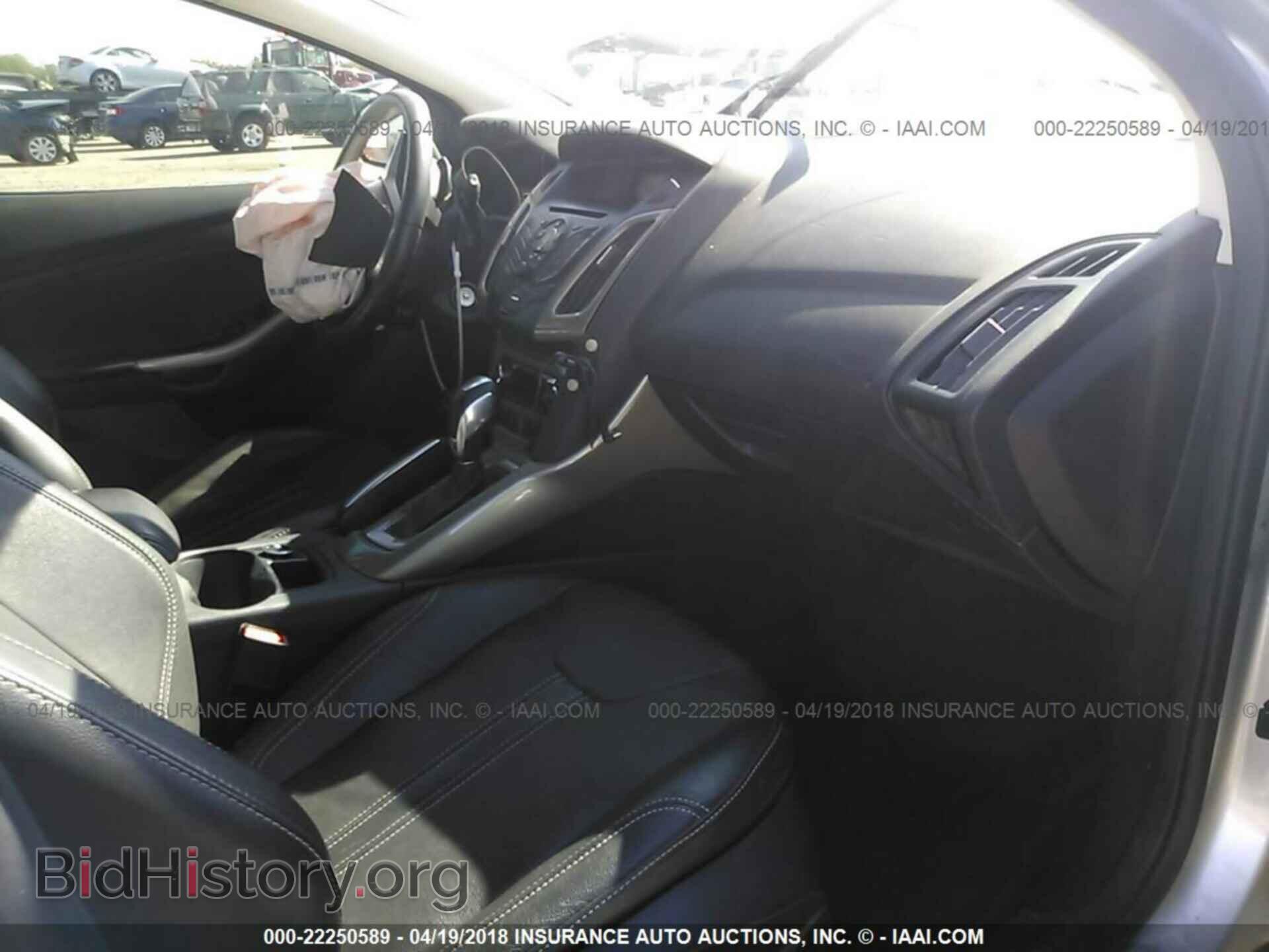 2012 Ford Focus - VIN: 1FAHP3M26CL358420 - Photo 5