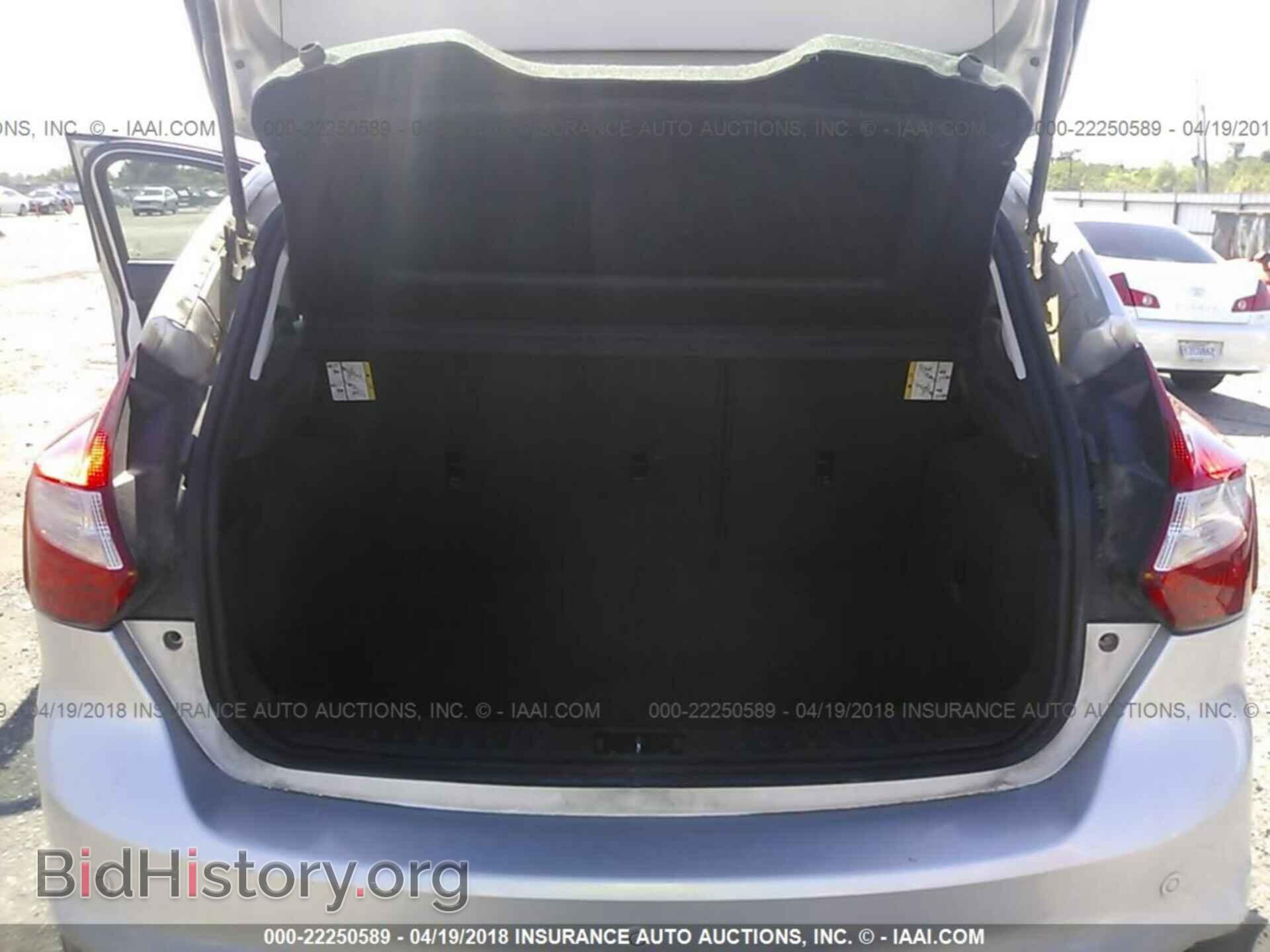 2012 Ford Focus - VIN: 1FAHP3M26CL358420 - Photo 8
