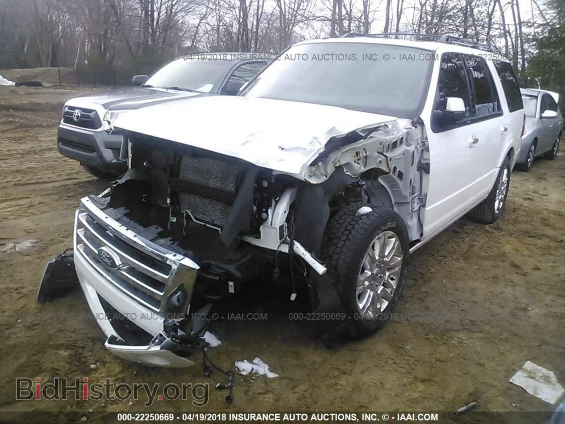 2013 Ford Expedition - VIN: 1FMJU2A57DEF08291 - Фото 2