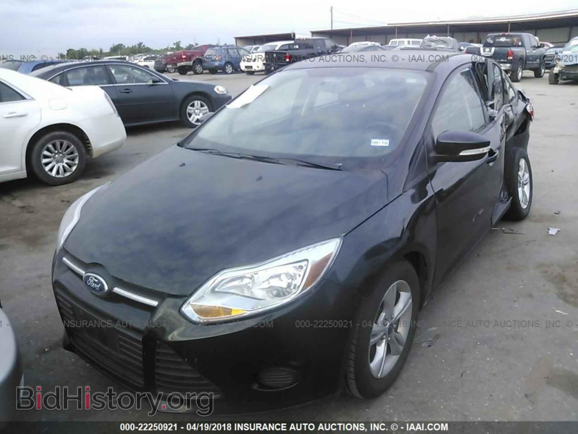 2014 Ford Focus - VIN: 1FADP3F28EL399159 - Photo 2