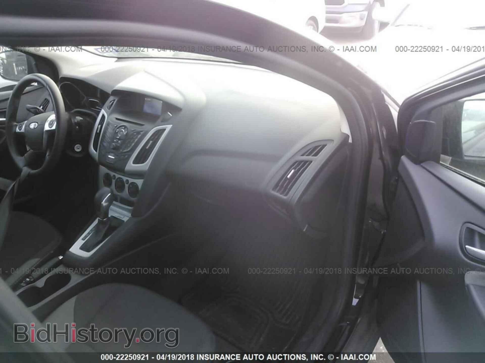 2014 Ford Focus - VIN: 1FADP3F28EL399159 - Photo 5