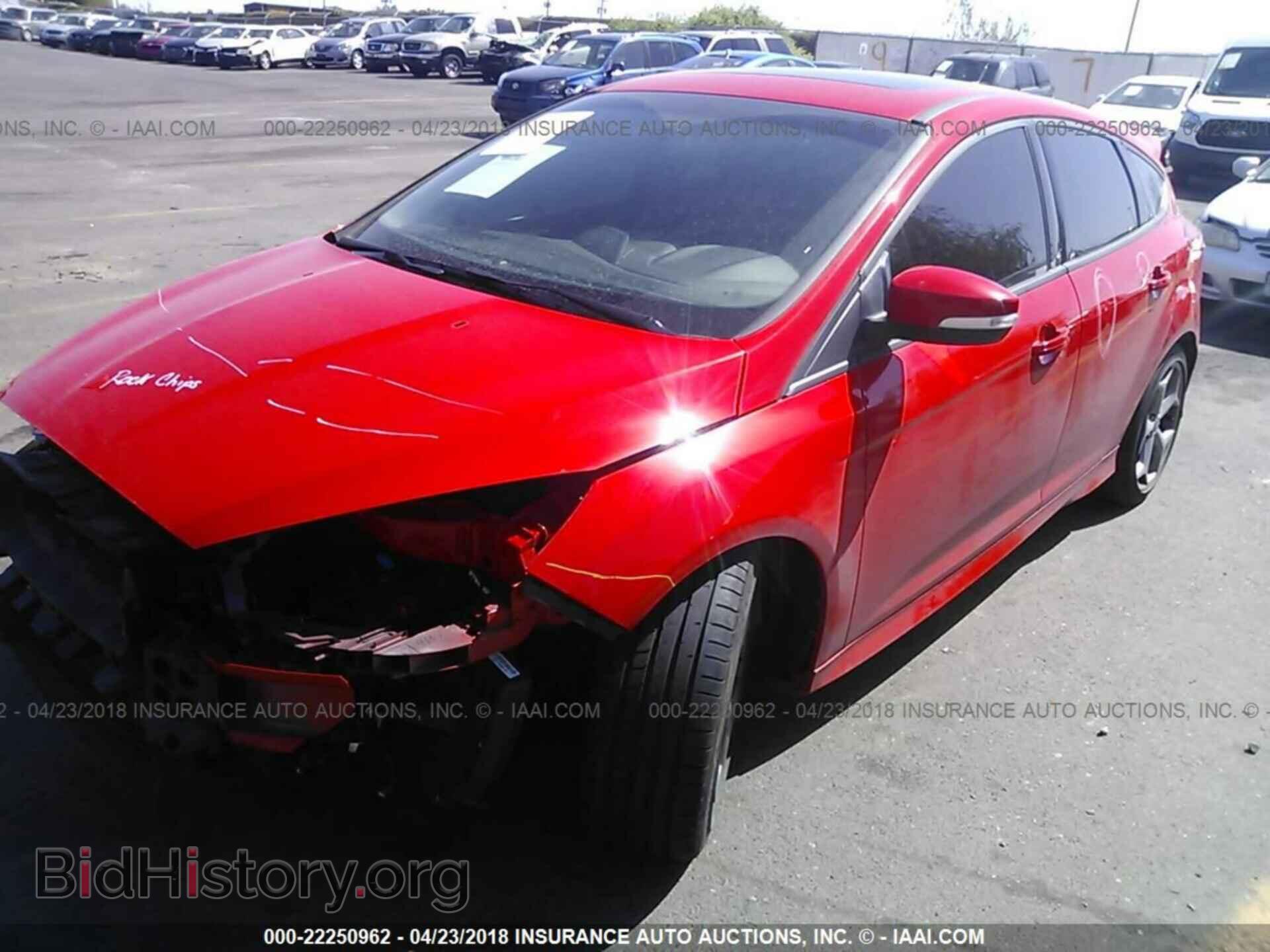 2016 Ford Focus - VIN: 1FADP3L9XGL401949 - Photo 2
