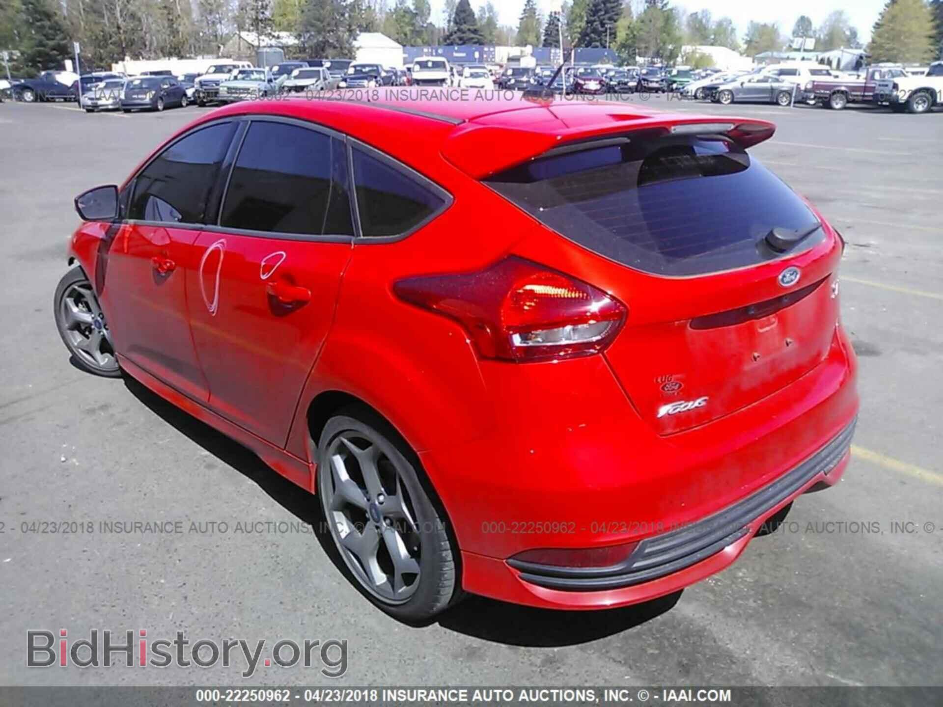 2016 Ford Focus - VIN: 1FADP3L9XGL401949 - Photo 3