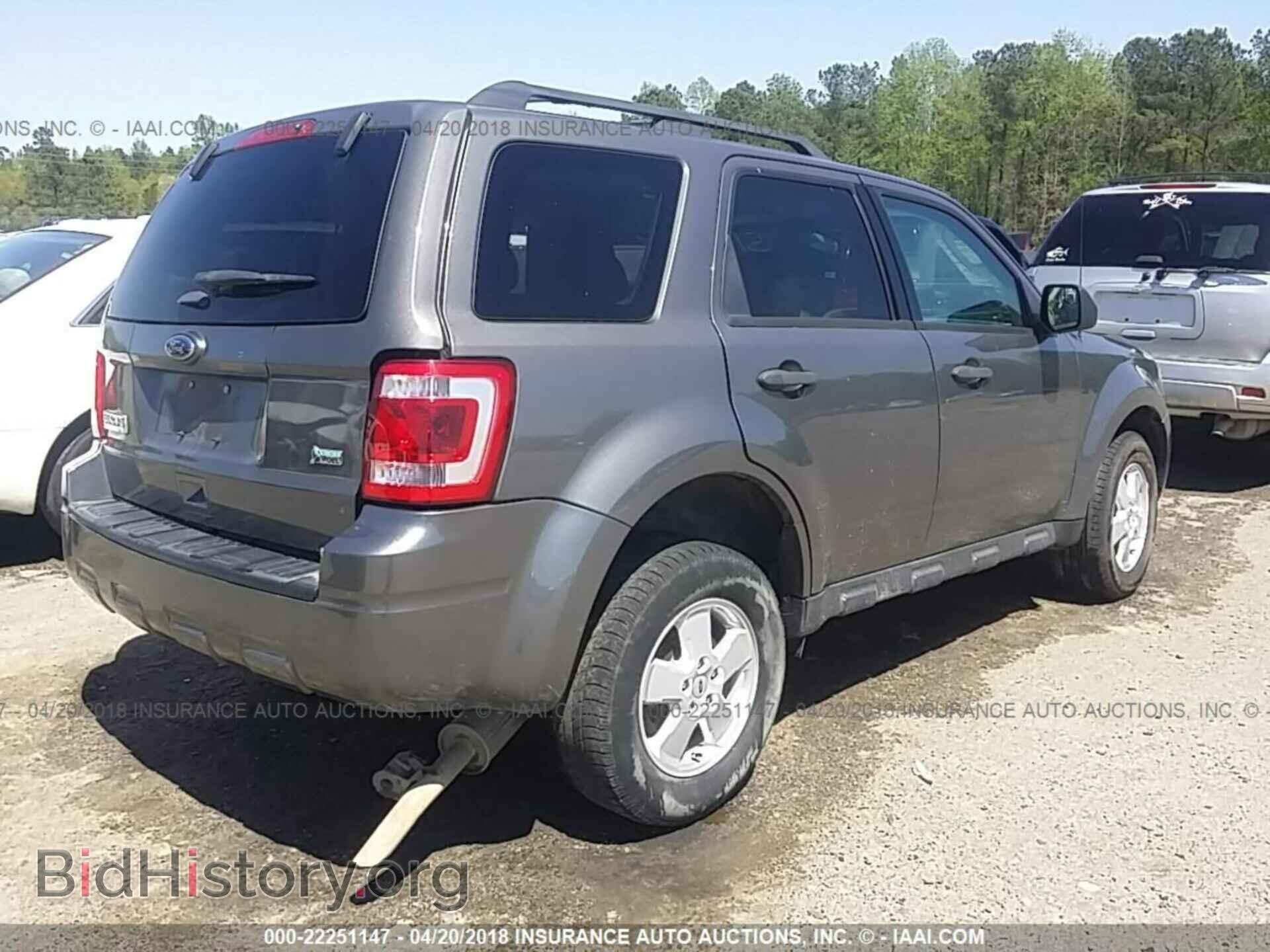2012 Ford Escape - VIN: 1FMCU0DG6CKC84490 - Photo 4