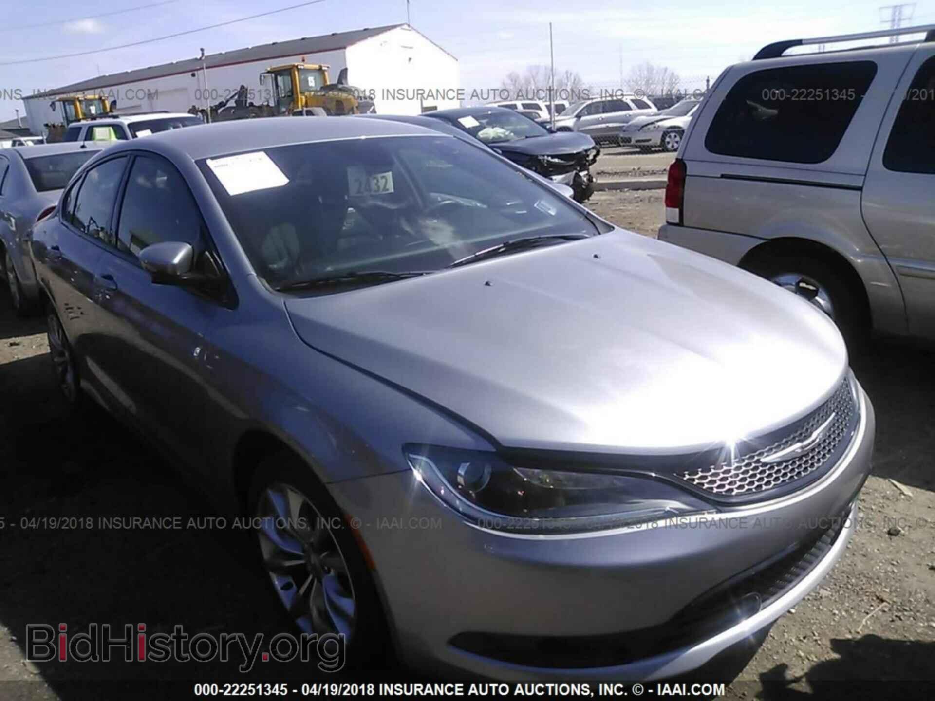 Photo 1C3CCCBBXFN736996 - Chrysler 200 2015