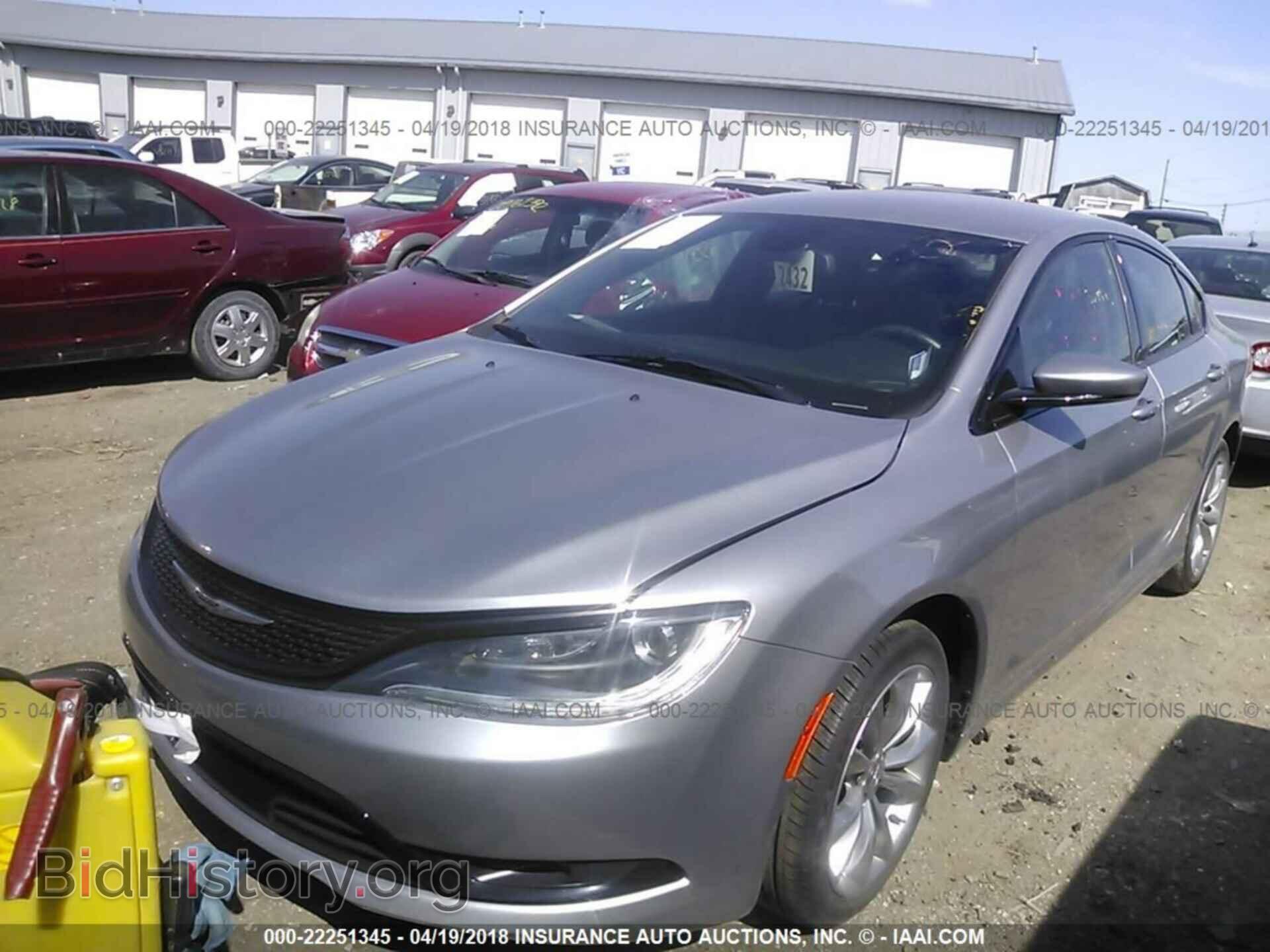 2015 Chrysler 200 - VIN: 1C3CCCBBXFN736996 - Photo 2