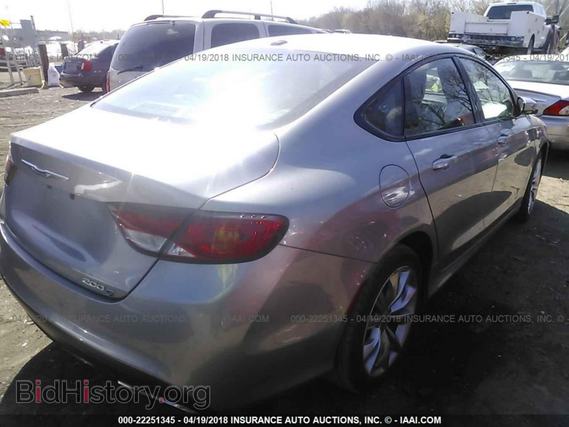 2015 Chrysler 200 - VIN: 1C3CCCBBXFN736996 - Photo 4