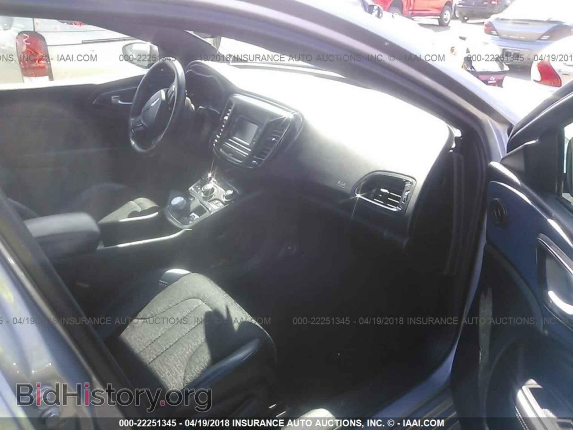2015 Chrysler 200 - VIN: 1C3CCCBBXFN736996 - Photo 5