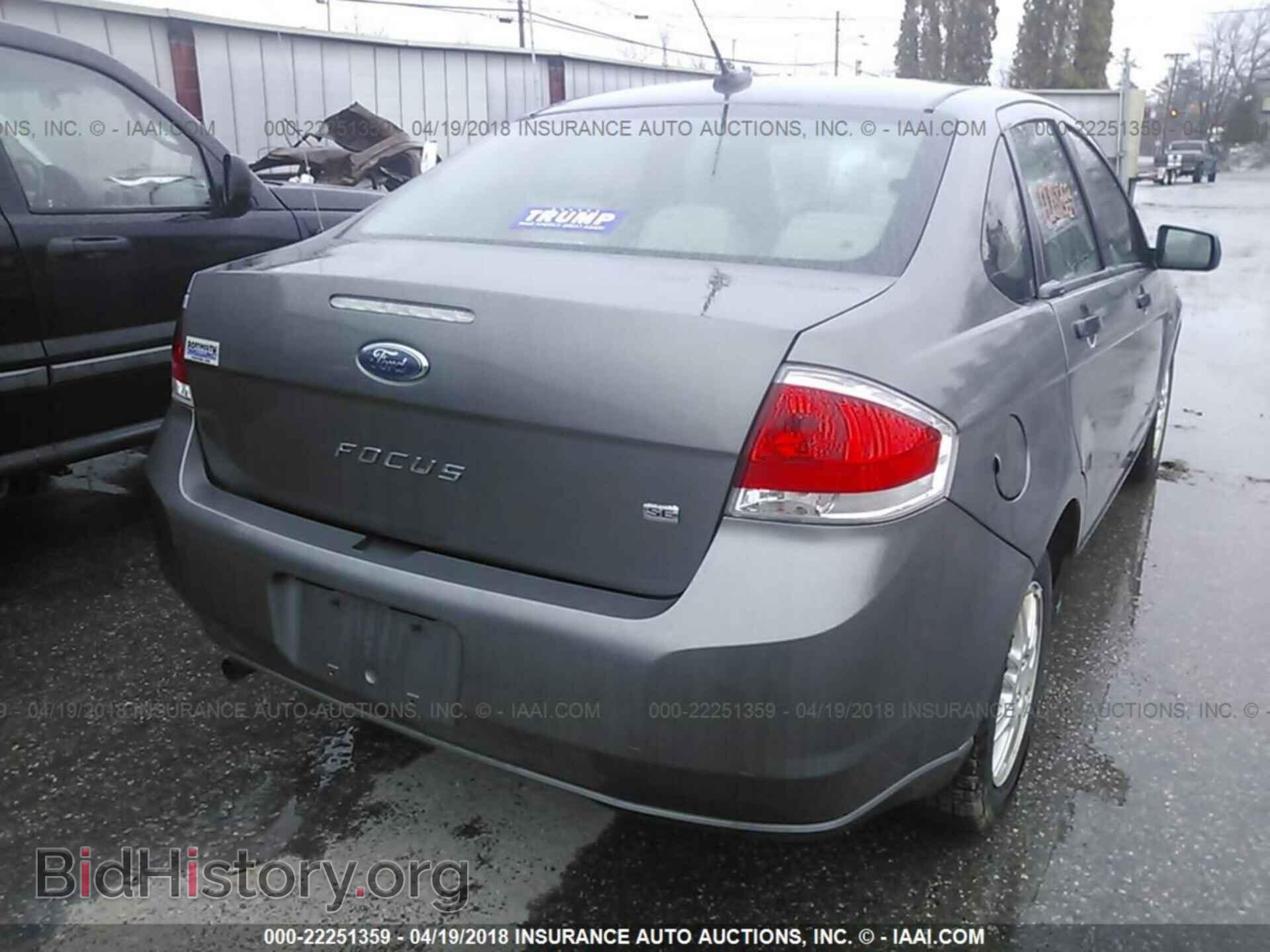 2011 Ford Focus - VIN: 1FAHP3FN6BW156892 - Фото 4