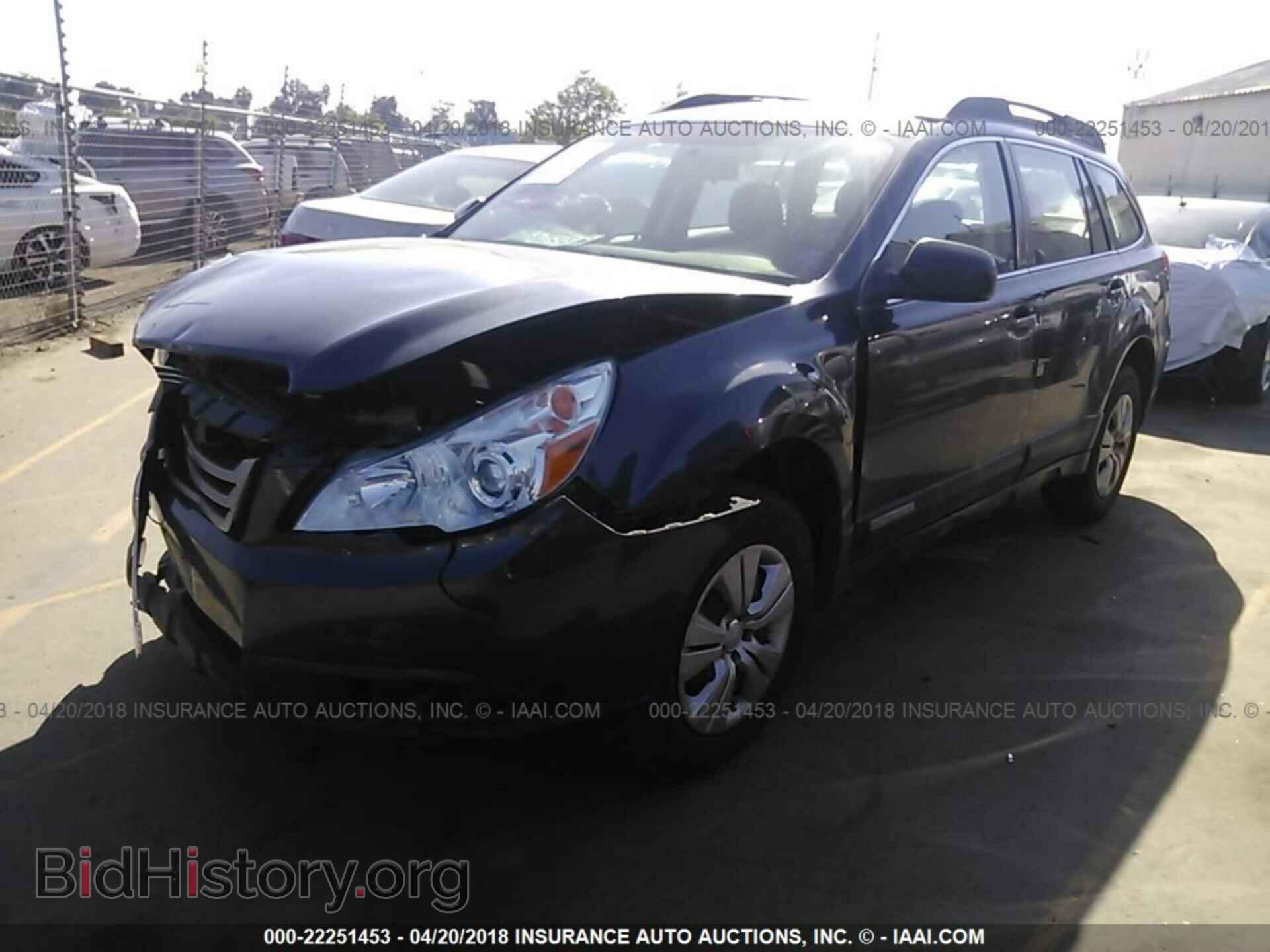 2011 Subaru Outback - VIN: 4S4BRBAC4B3368391 - Фото 2